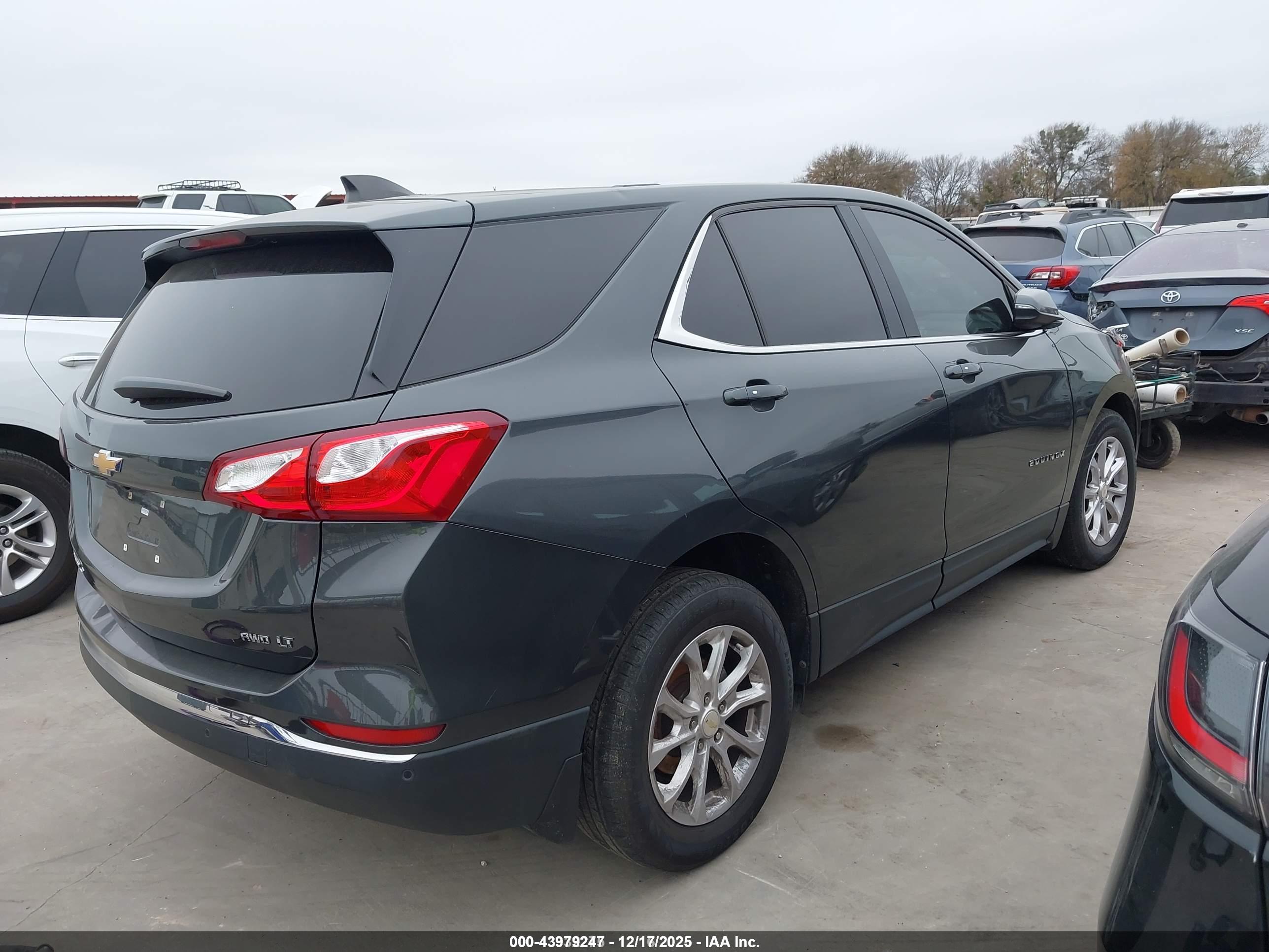 CHEVROLET EQUINOX image 4