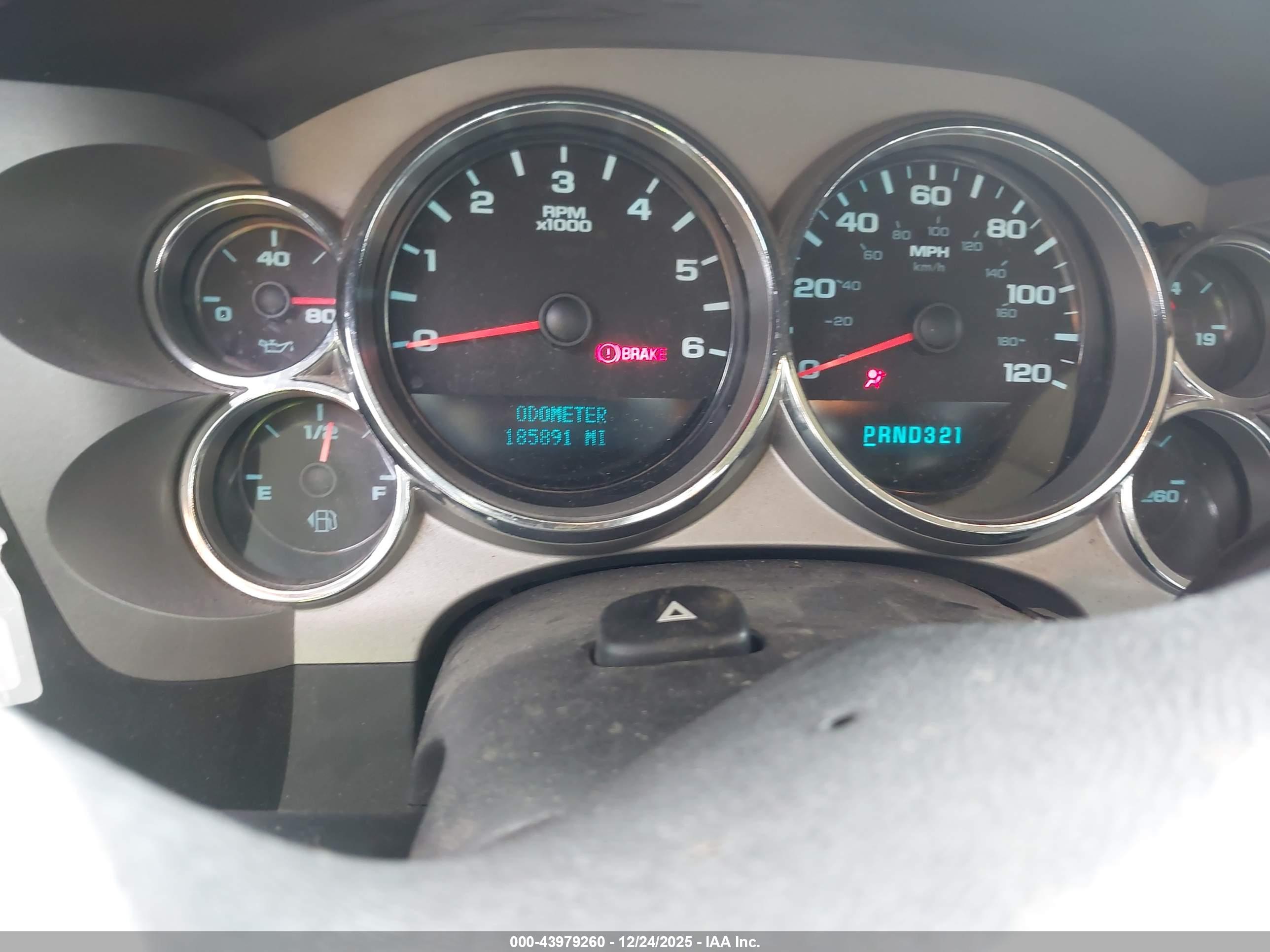CHEVROLET SILVERADO image 7