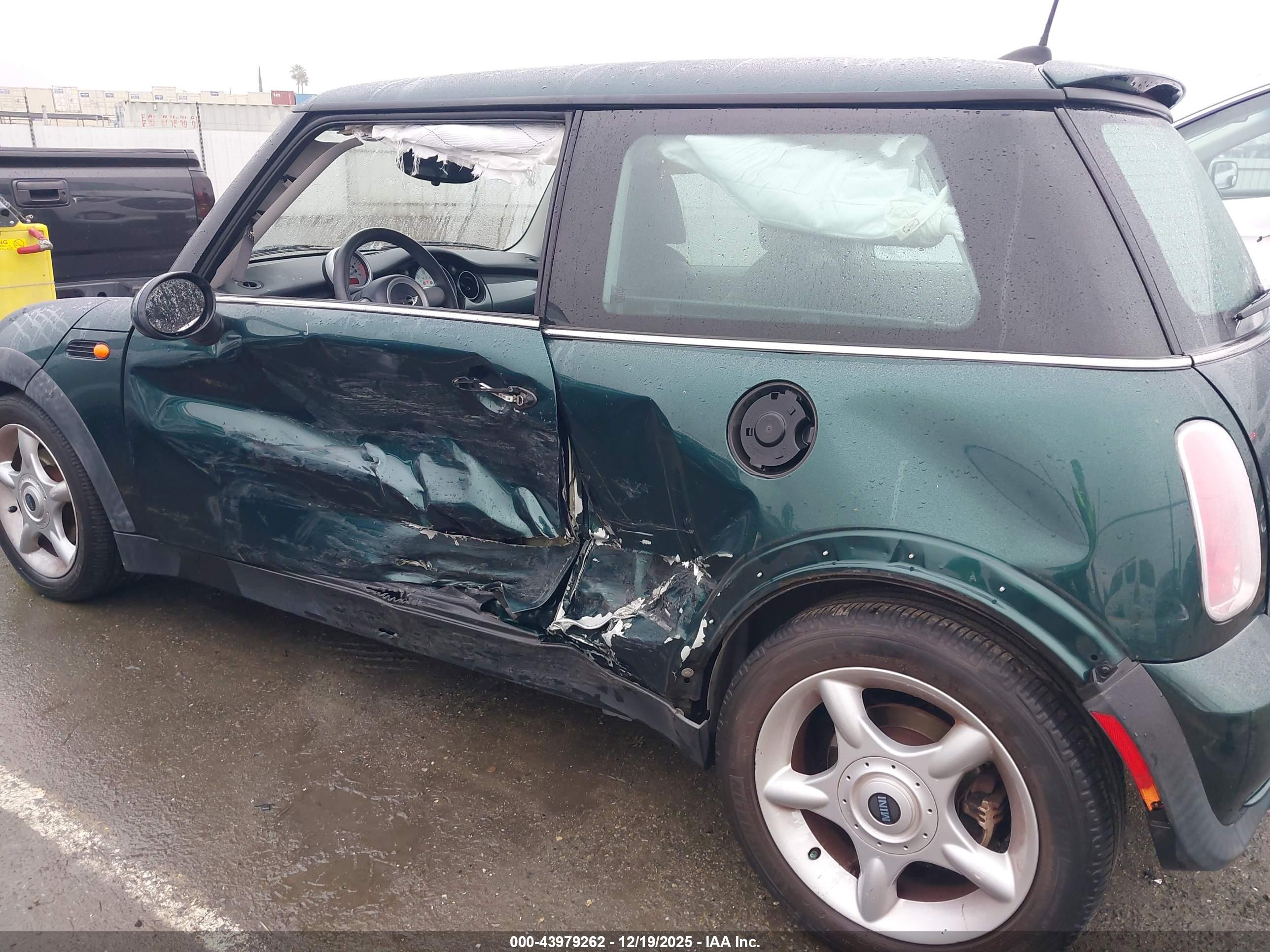 MINI COOPER image 6
