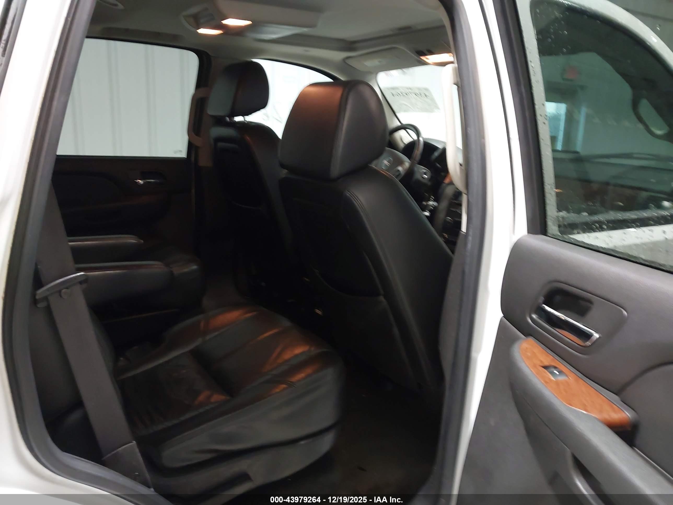 GMC YUKON image 8