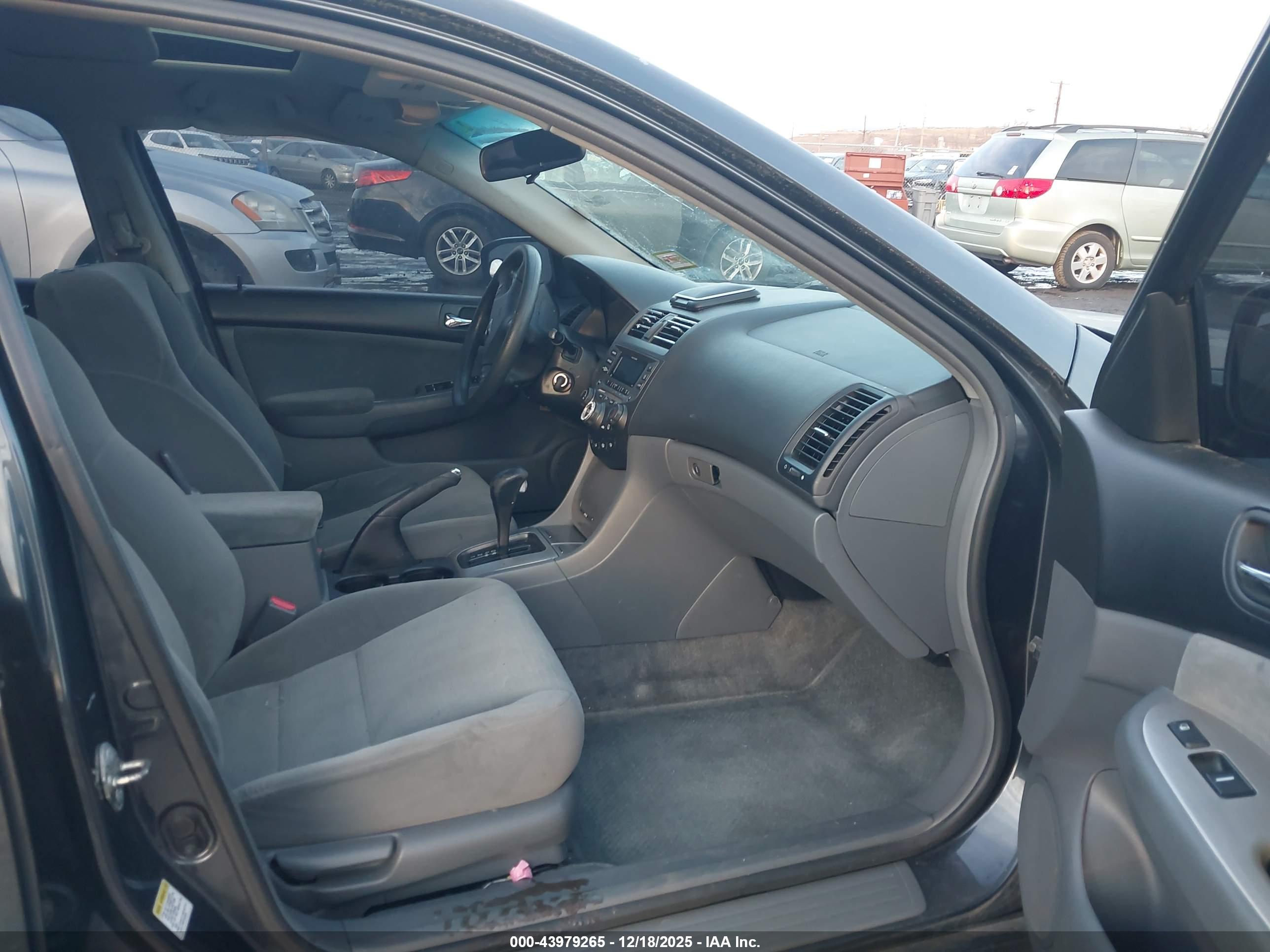 HONDA ACCORD image 5