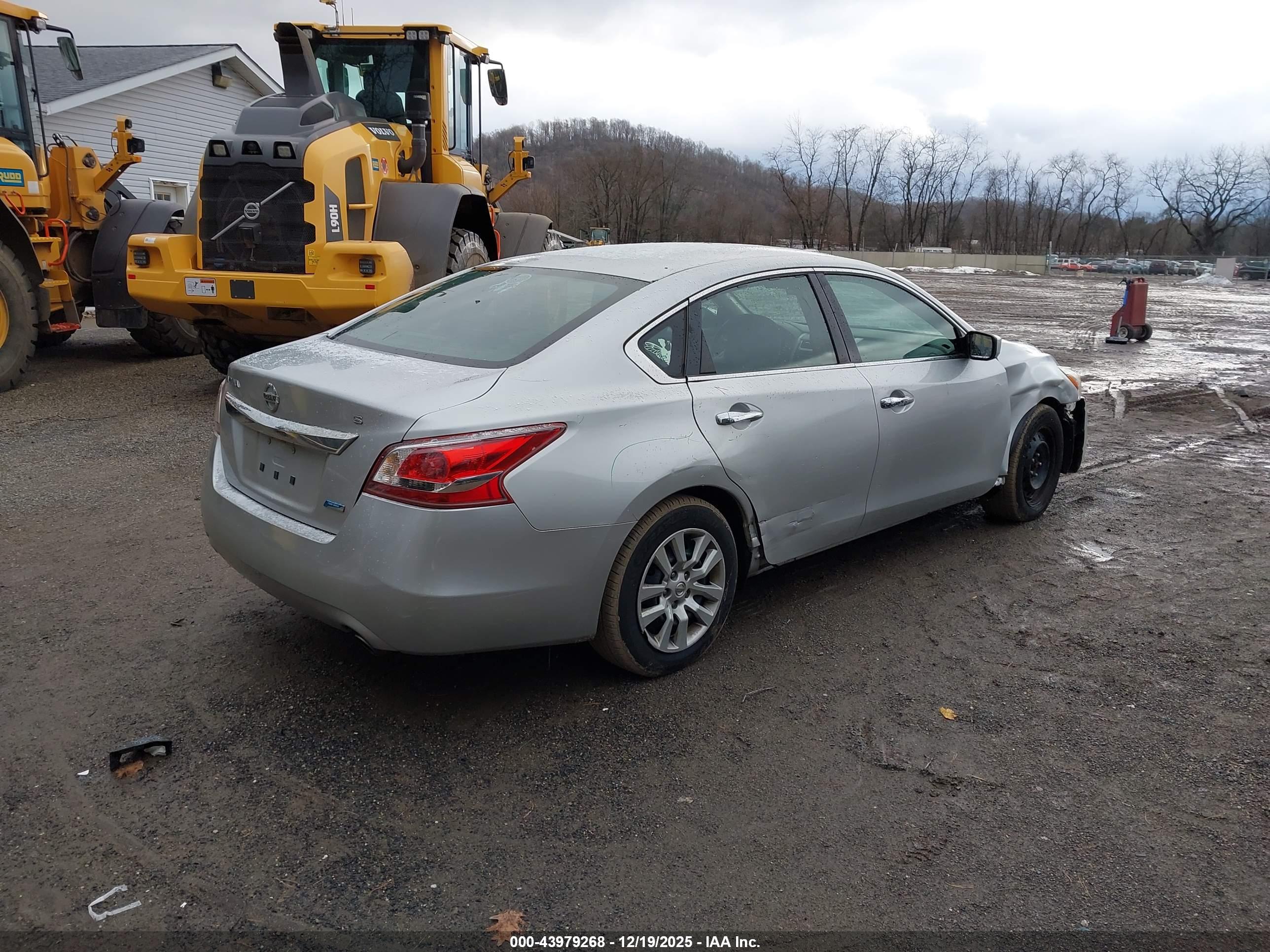 NISSAN ALTIMA image 4