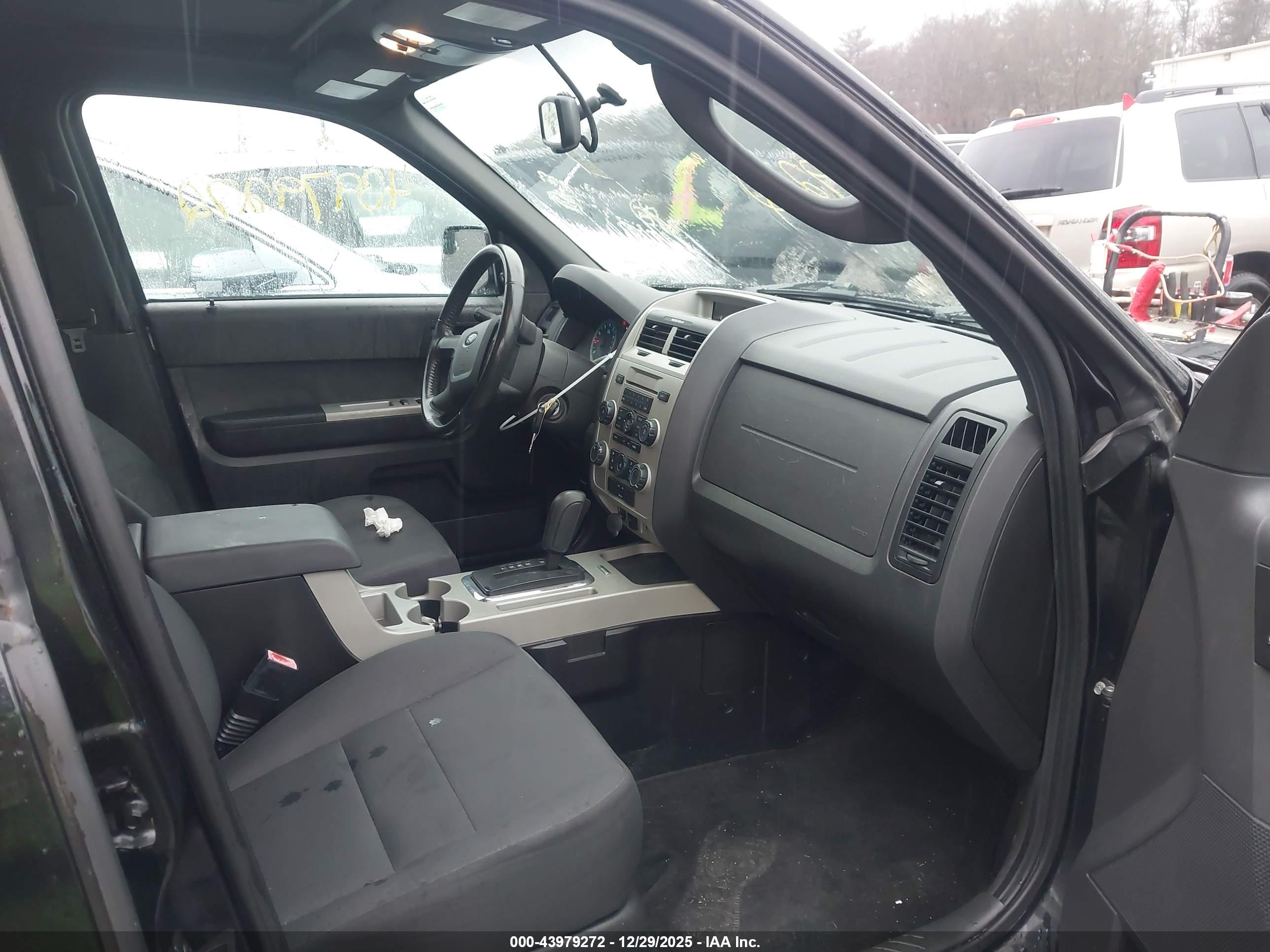 FORD ESCAPE image 5