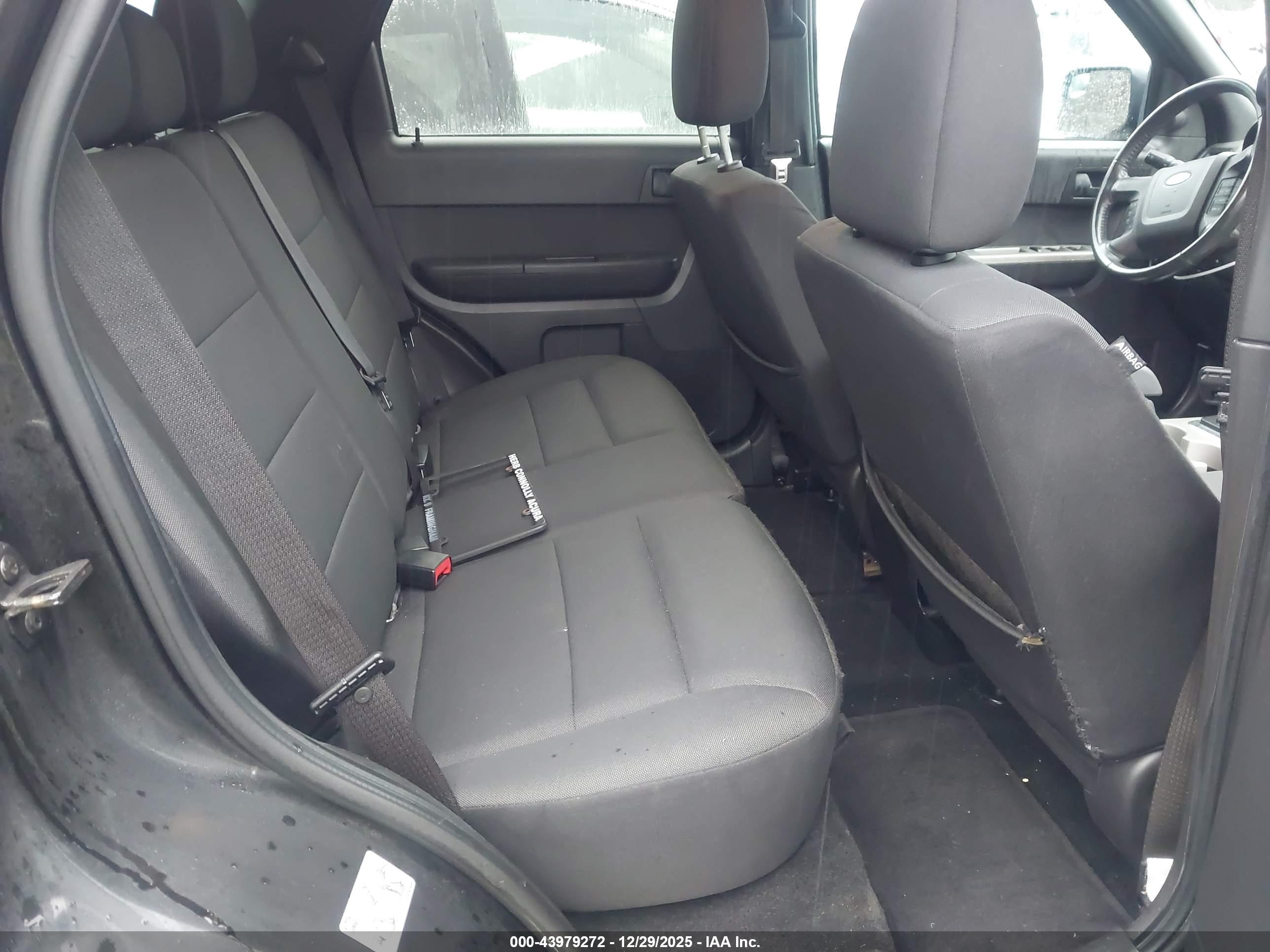 FORD ESCAPE image 8