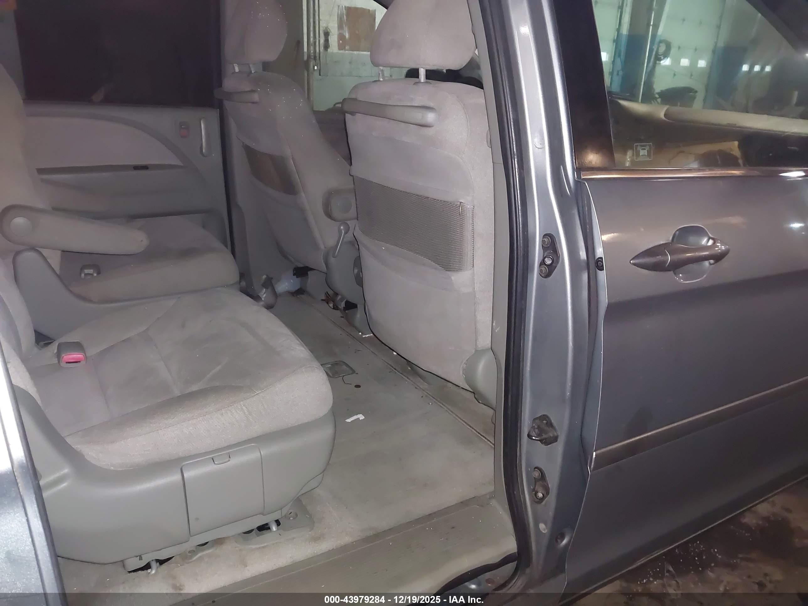 HONDA ODYSSEY image 8