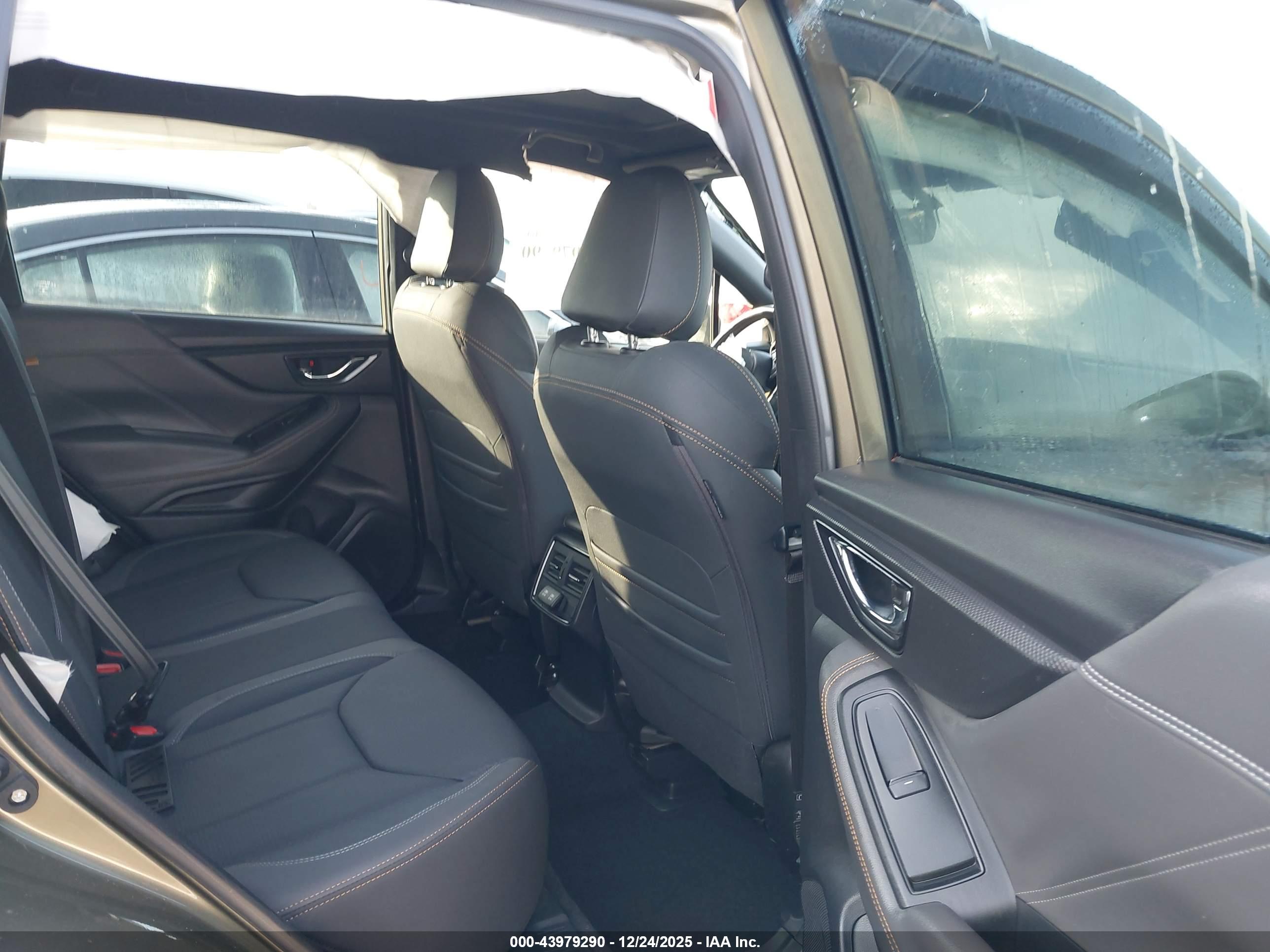 SUBARU FORESTER image 8