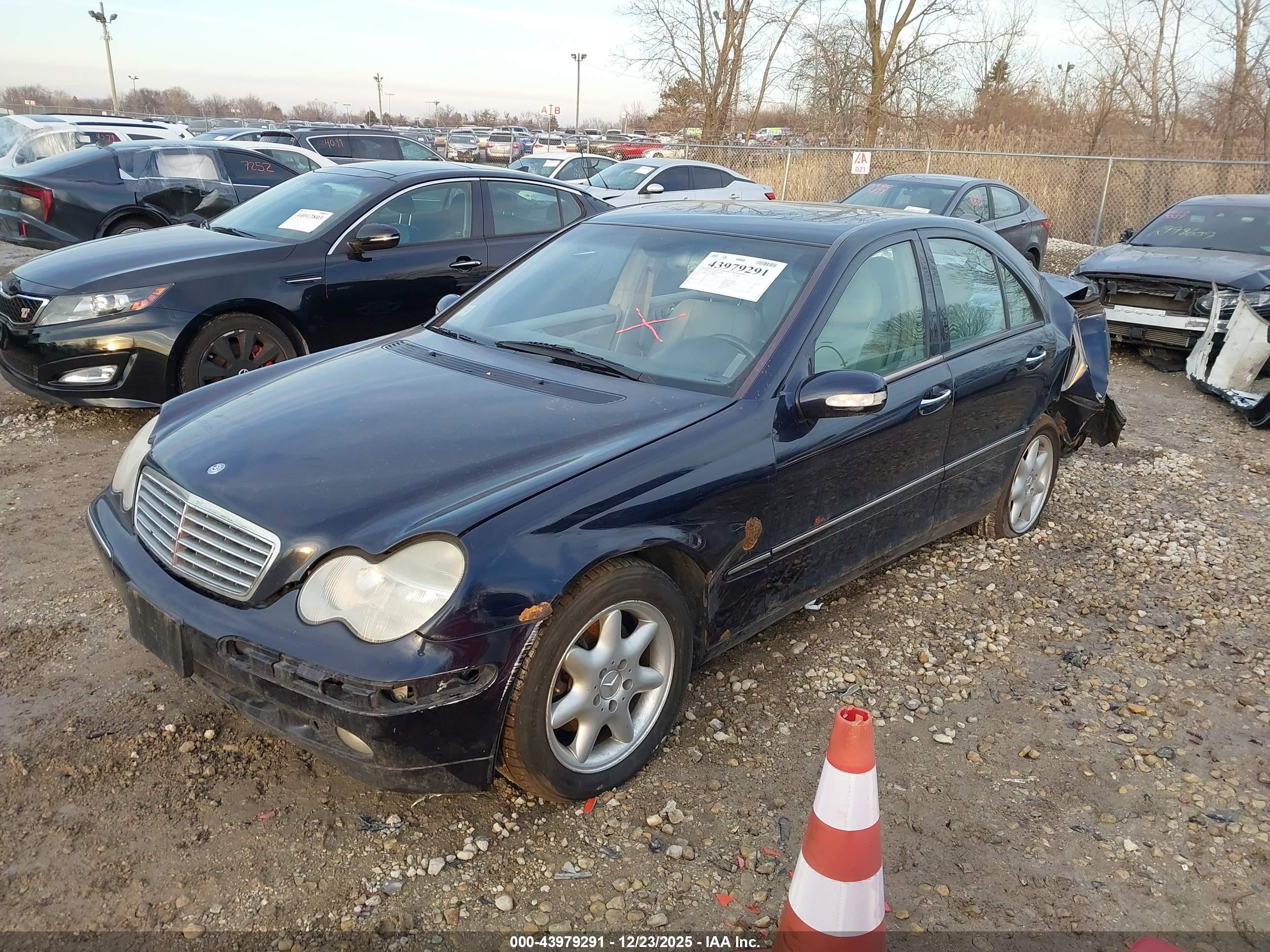MERCEDES-BENZ C image 2
