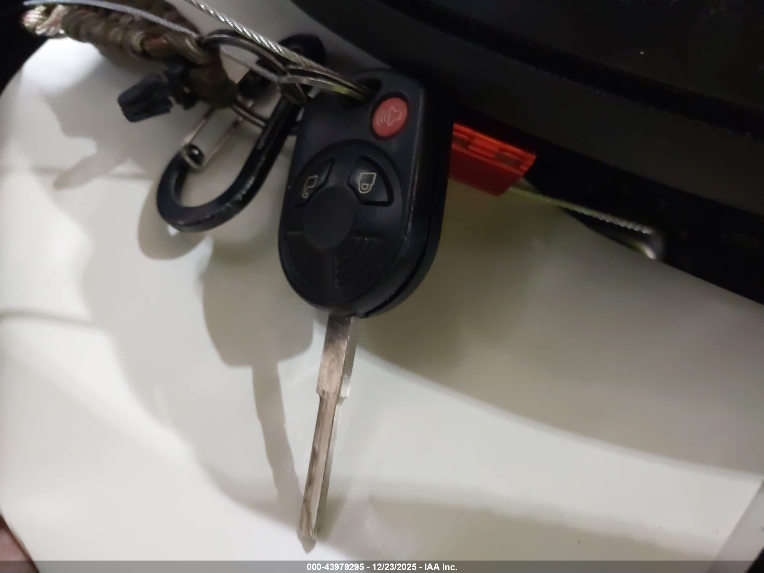 FORD ESCAPE image 11