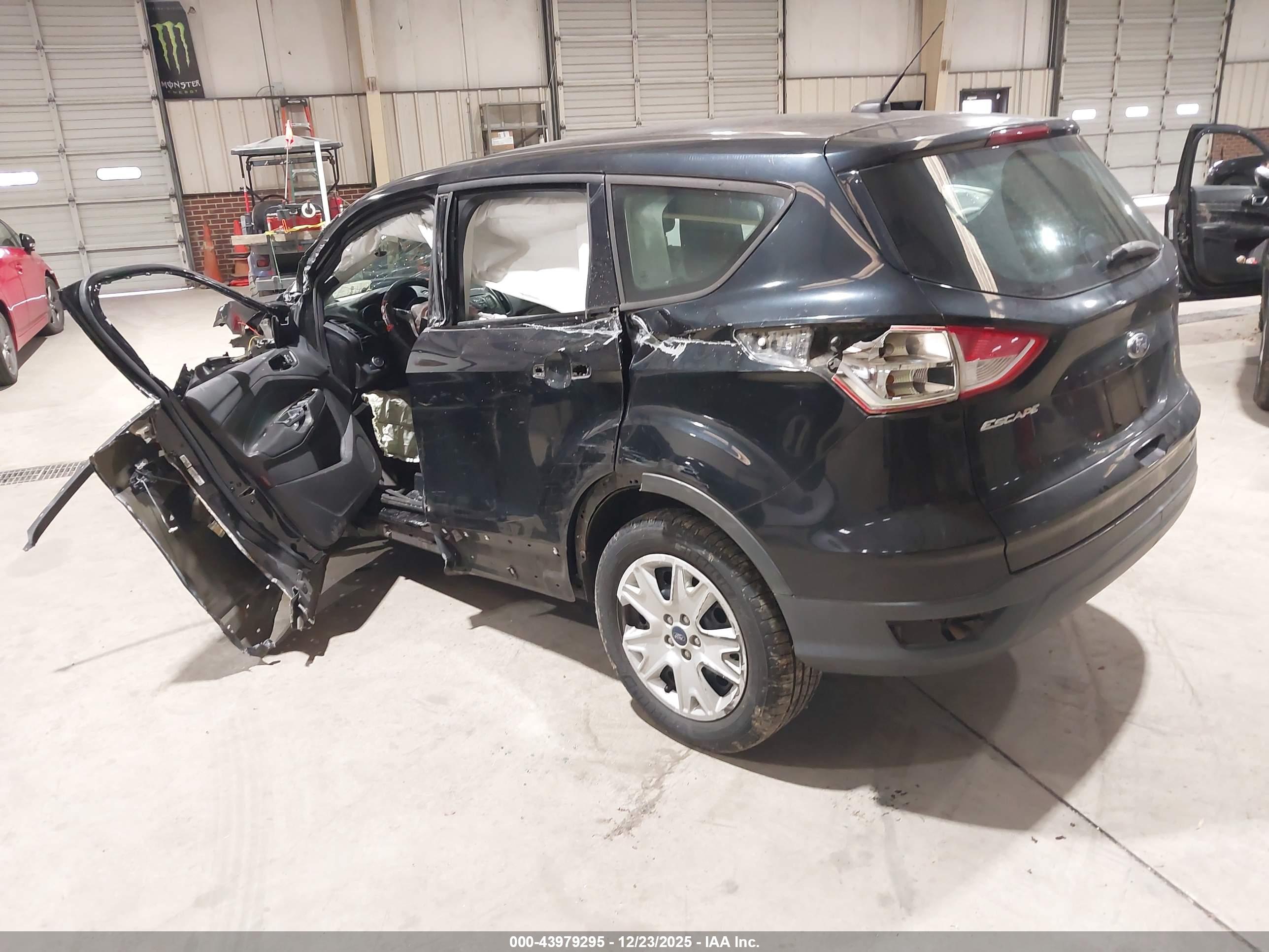 FORD ESCAPE image 3