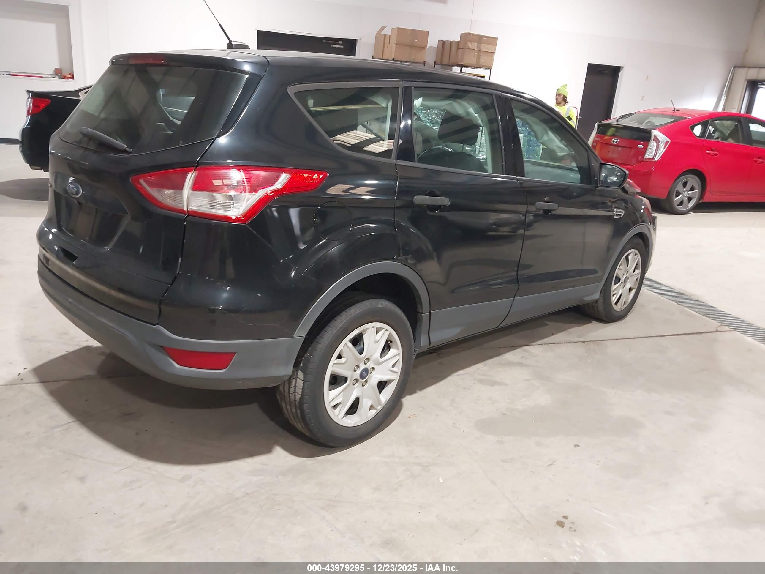 FORD ESCAPE image 4