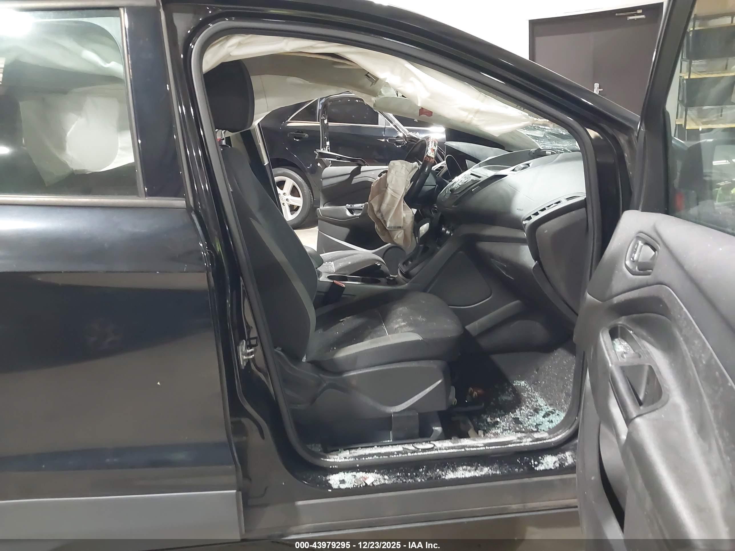 FORD ESCAPE image 5