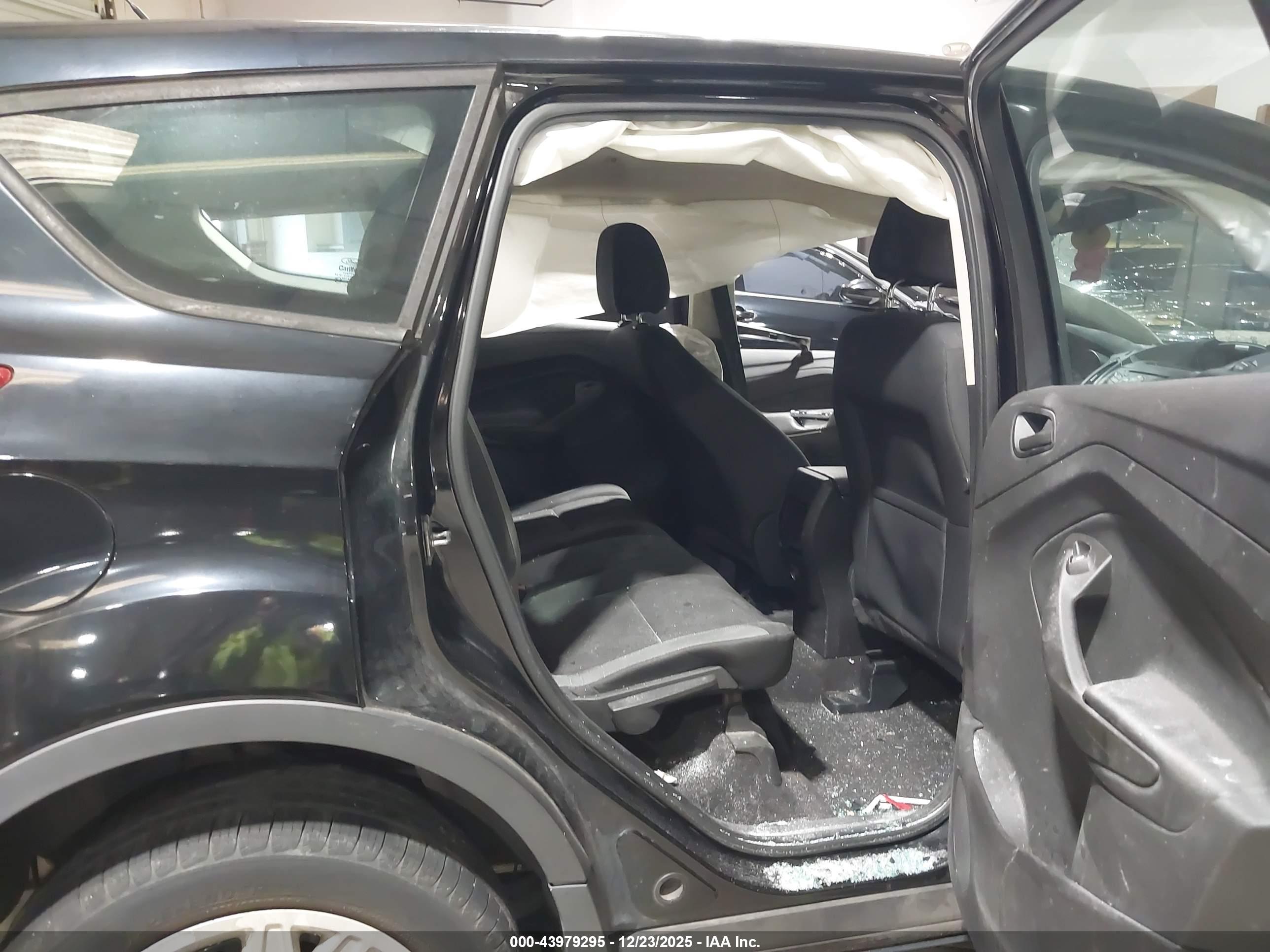 FORD ESCAPE image 8