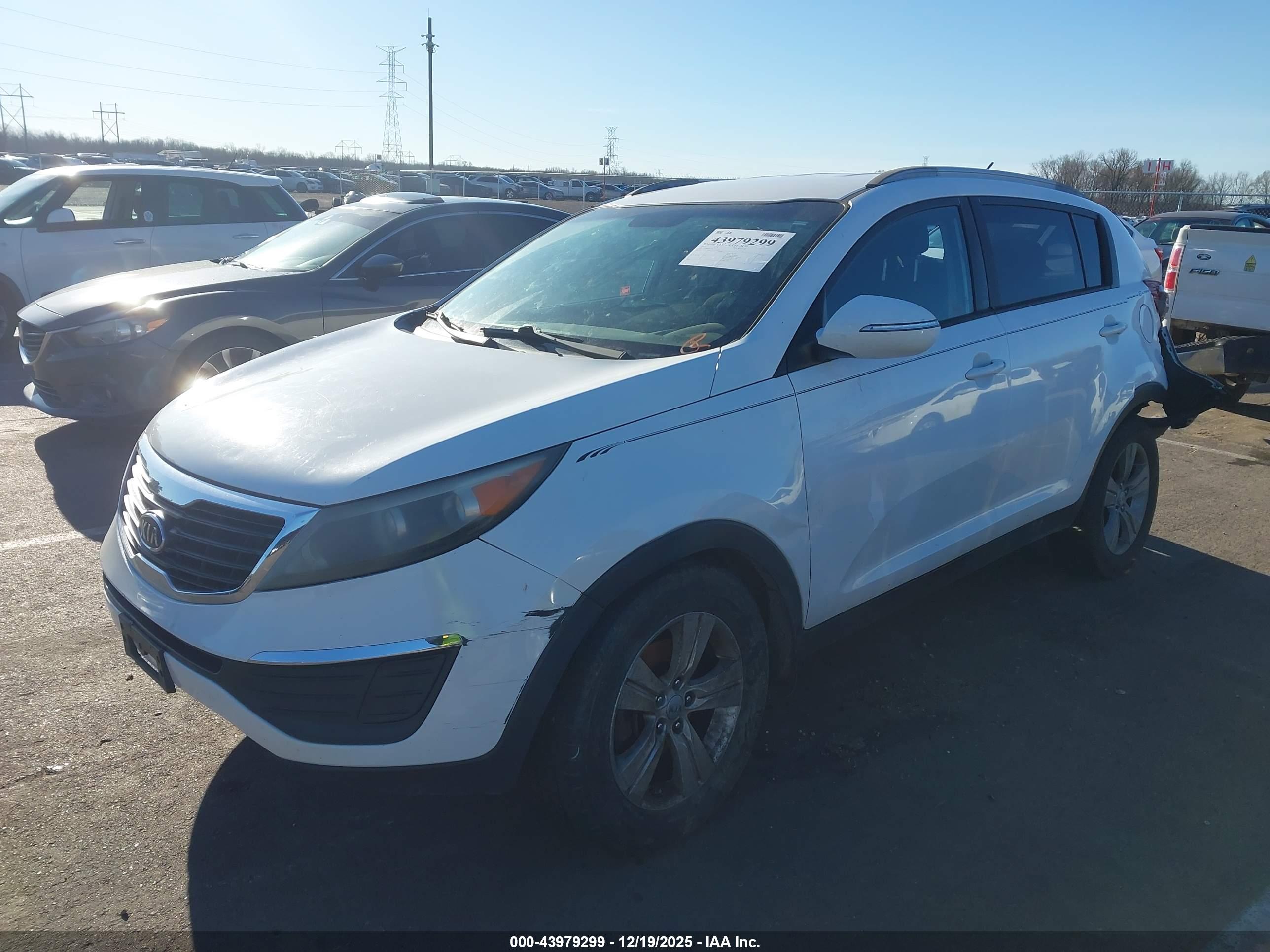 KIA SPORTAGE image 2