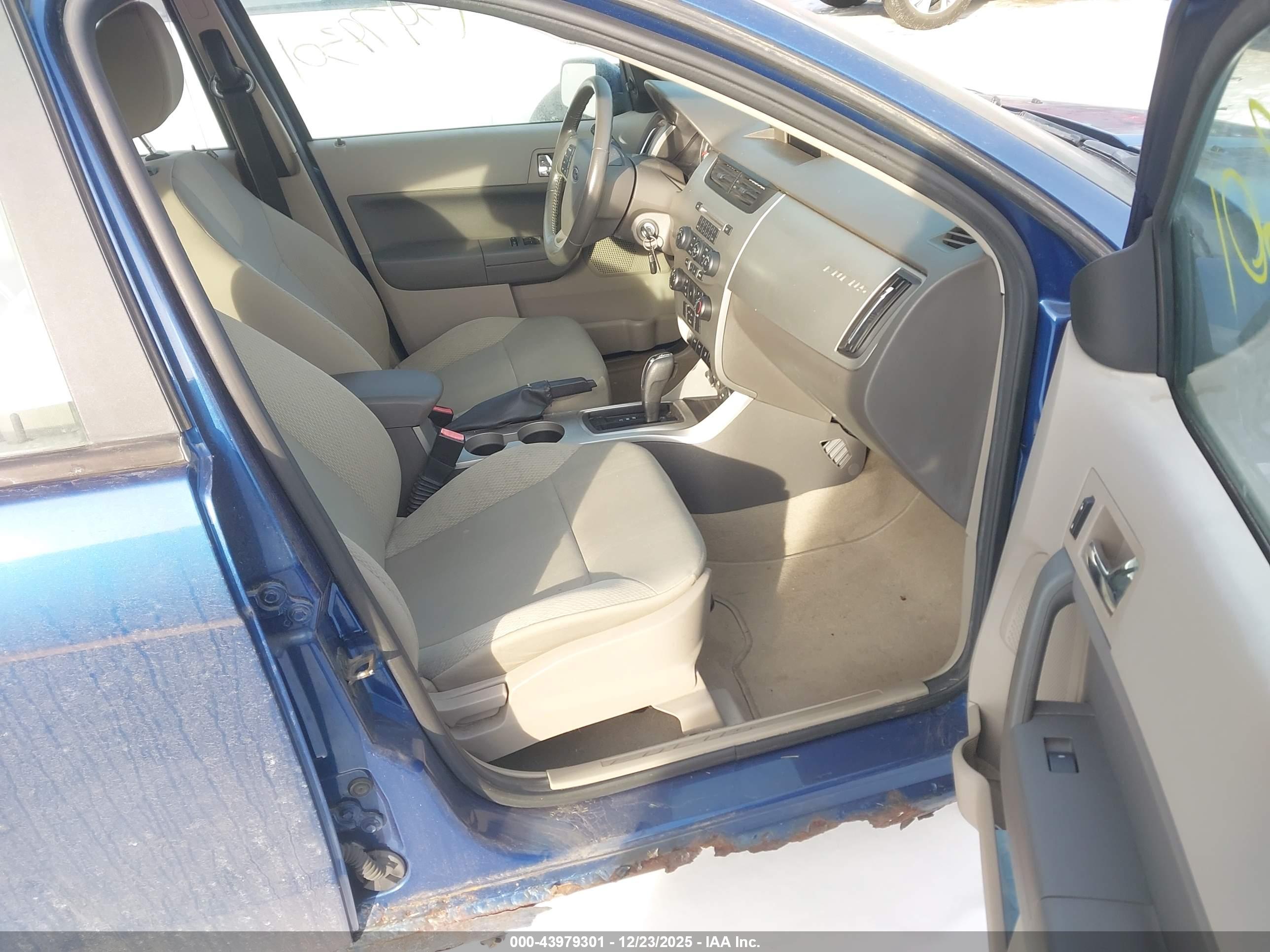 FORD FOCUS image 5