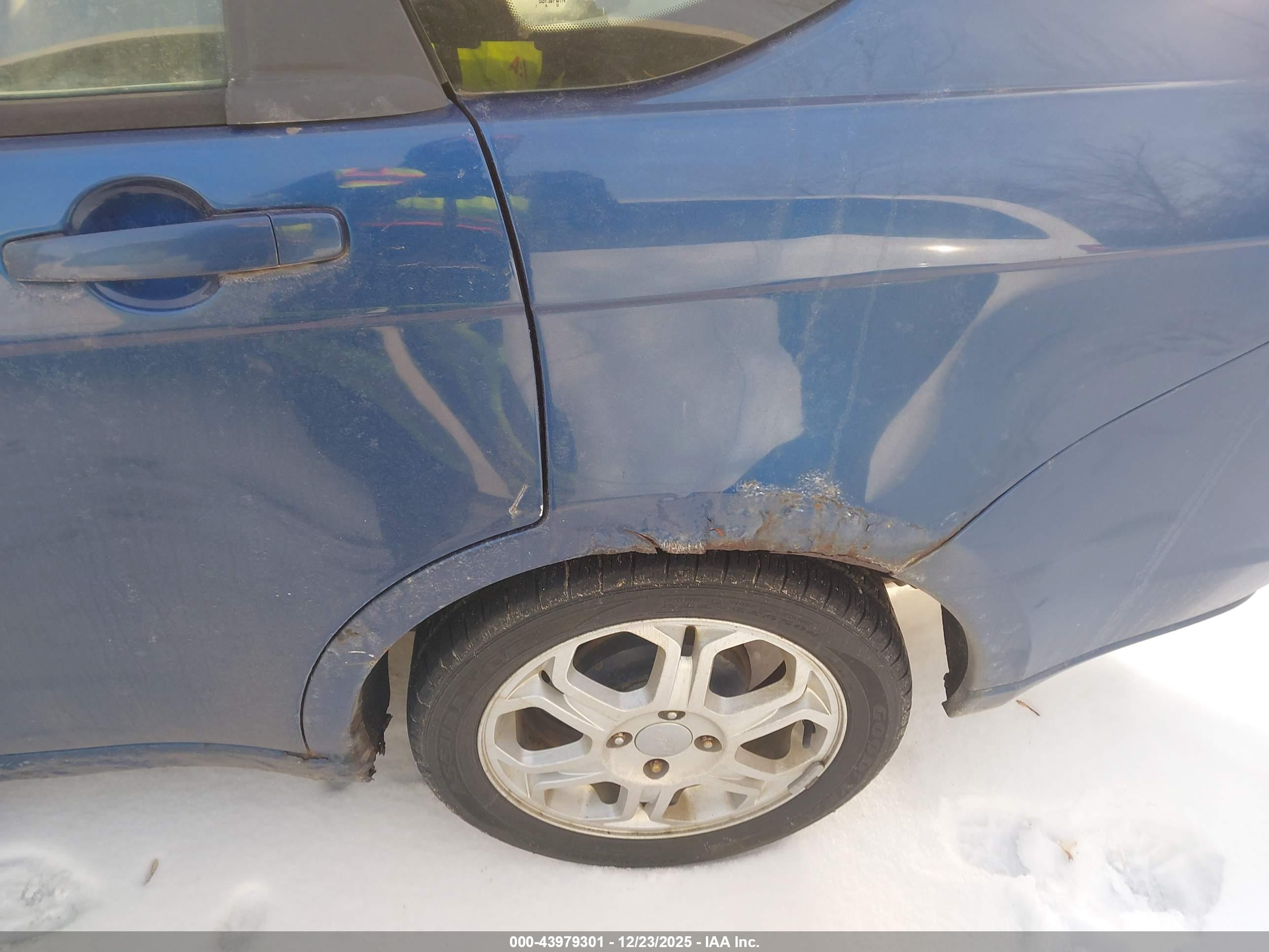 FORD FOCUS image 6