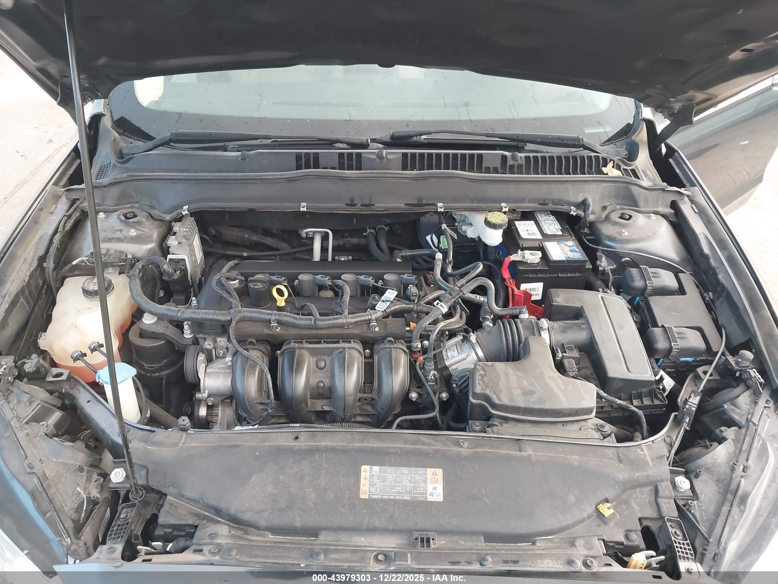 FORD FUSION image 10