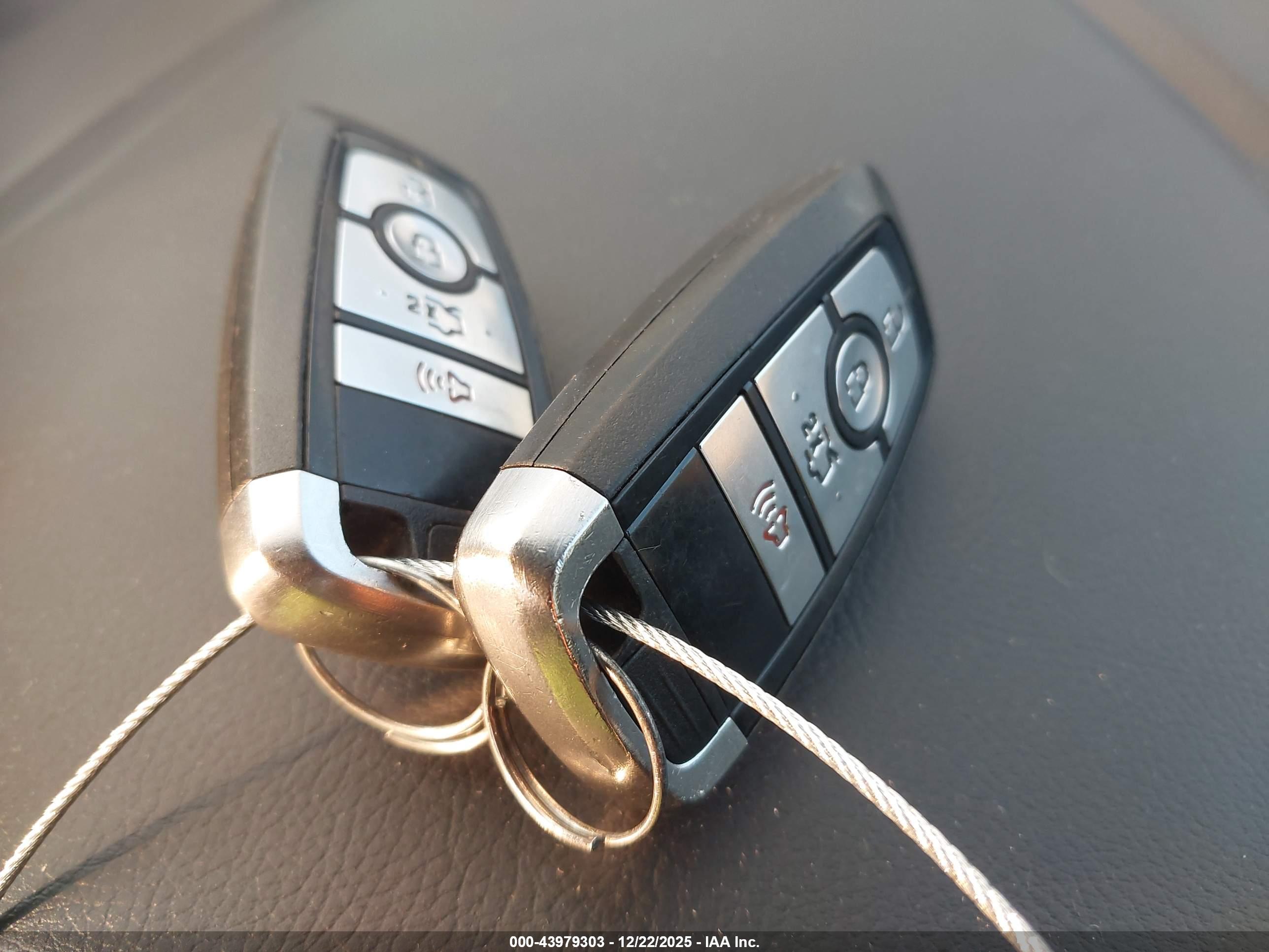FORD FUSION image 11
