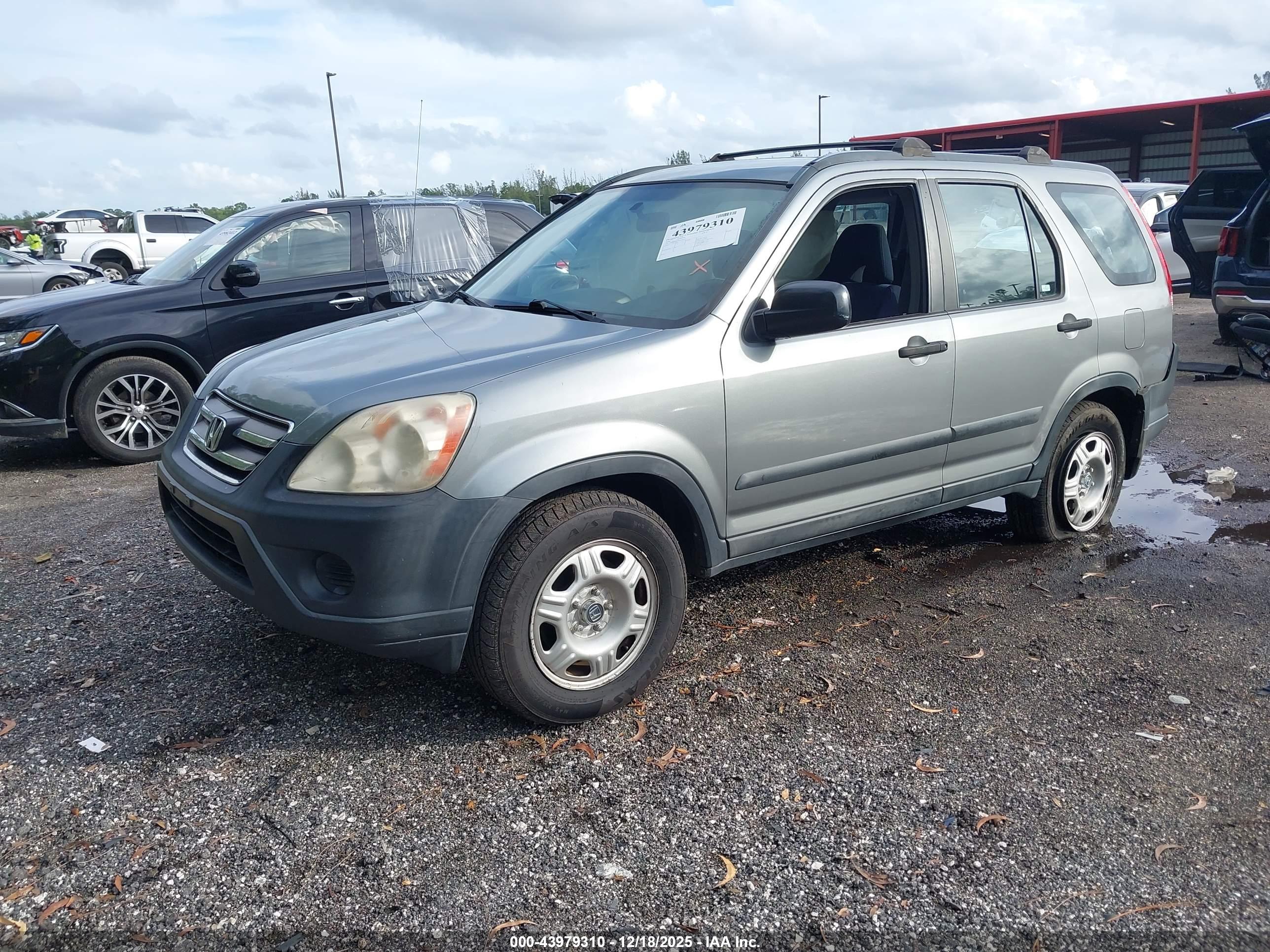 HONDA CR-V image 2