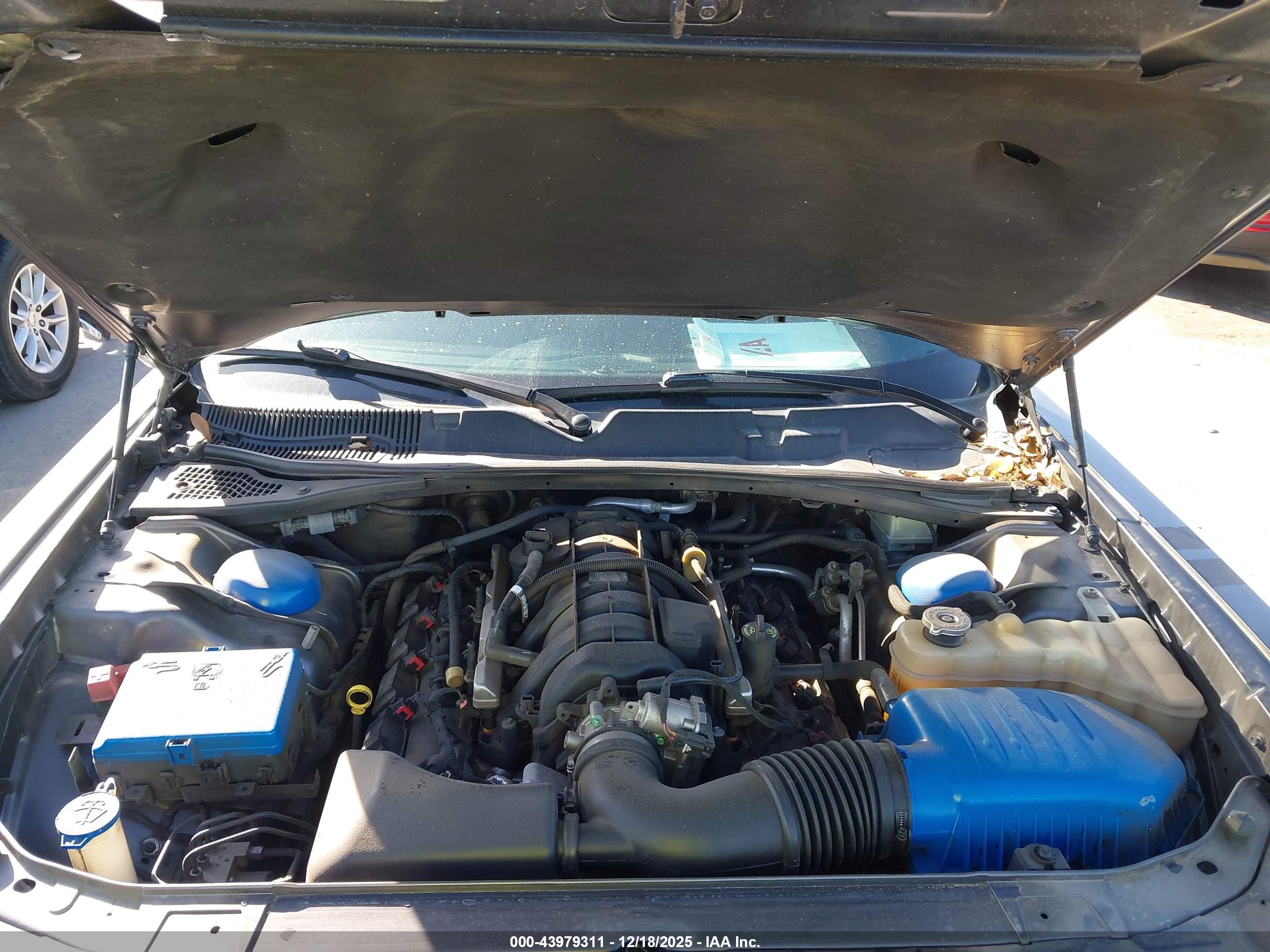 DODGE CHALLENGER image 10