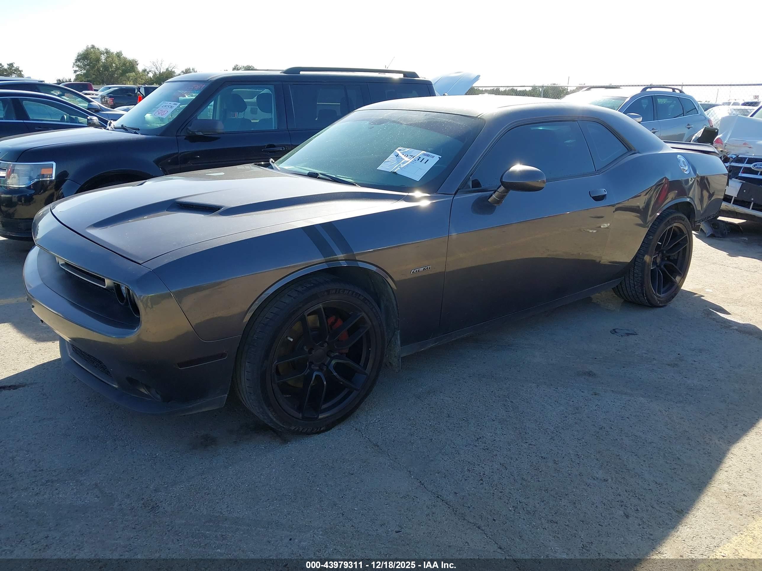 DODGE CHALLENGER image 2