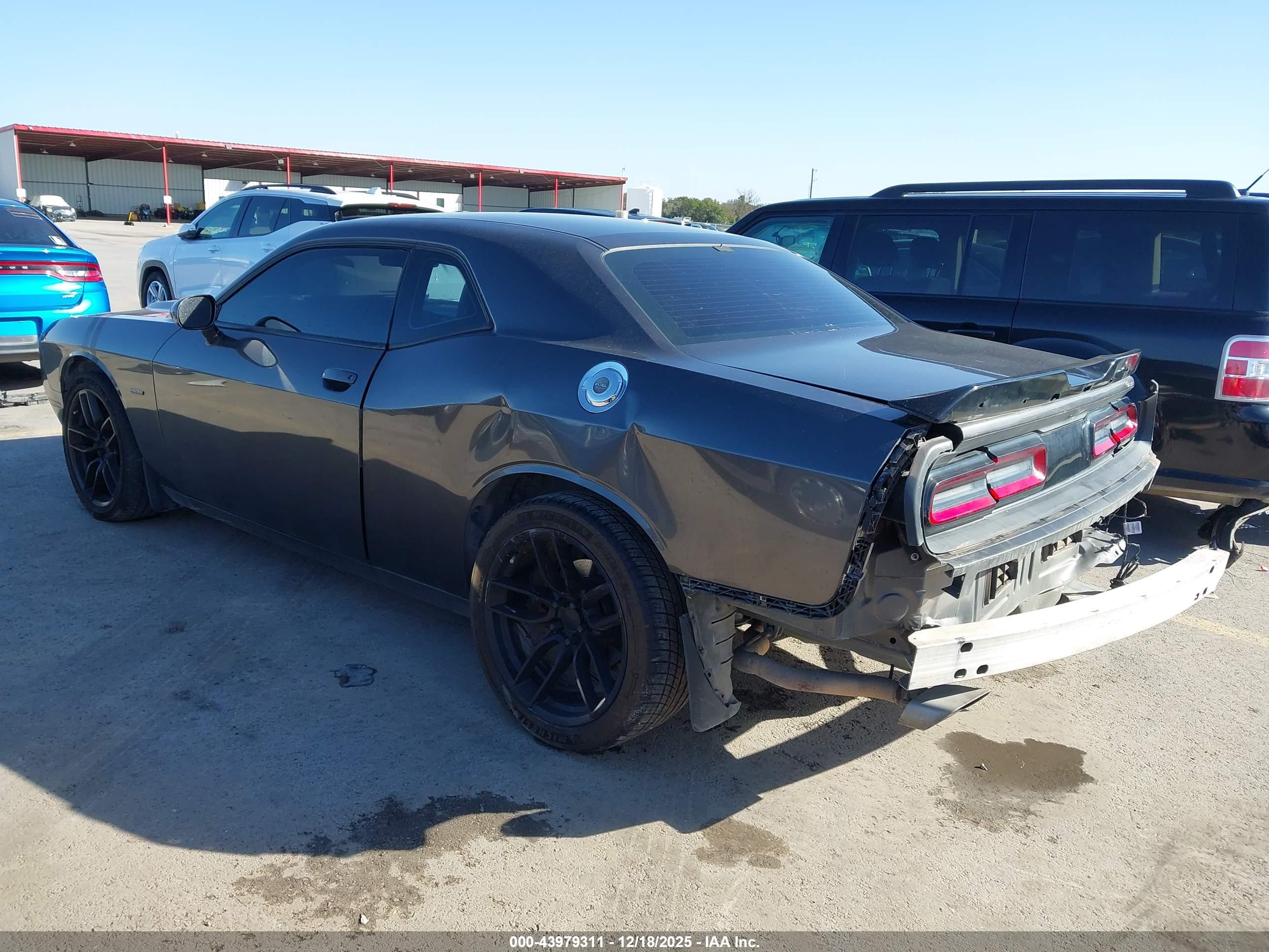 DODGE CHALLENGER image 3