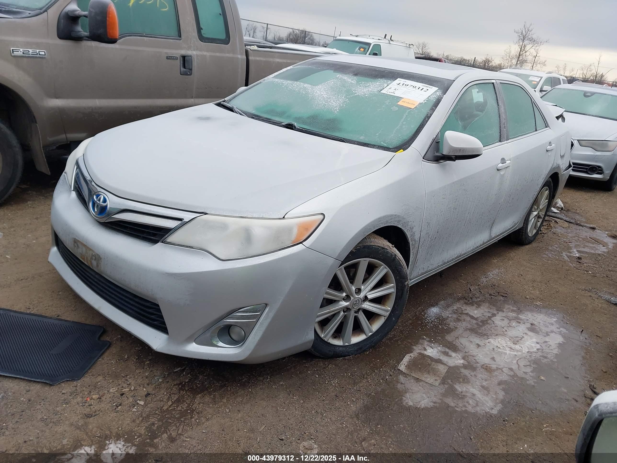TOYOTA CAMRY image 2