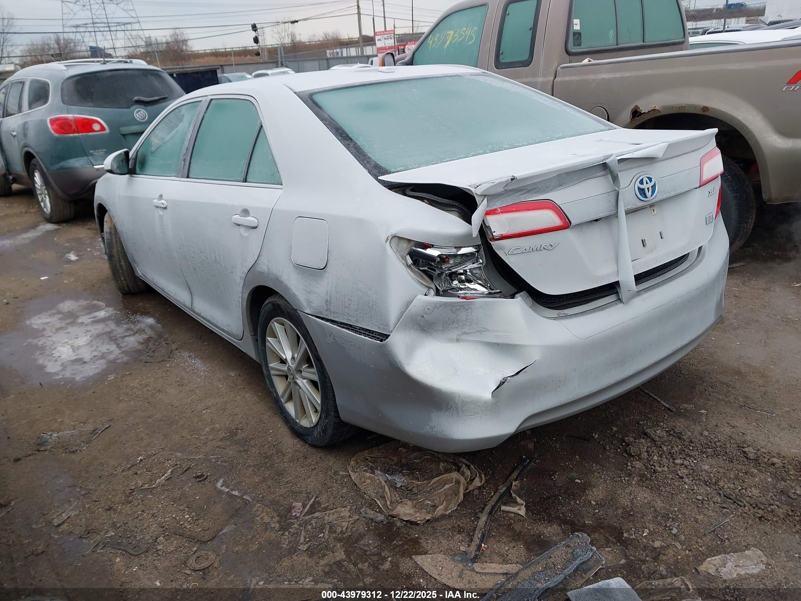 TOYOTA CAMRY image 3