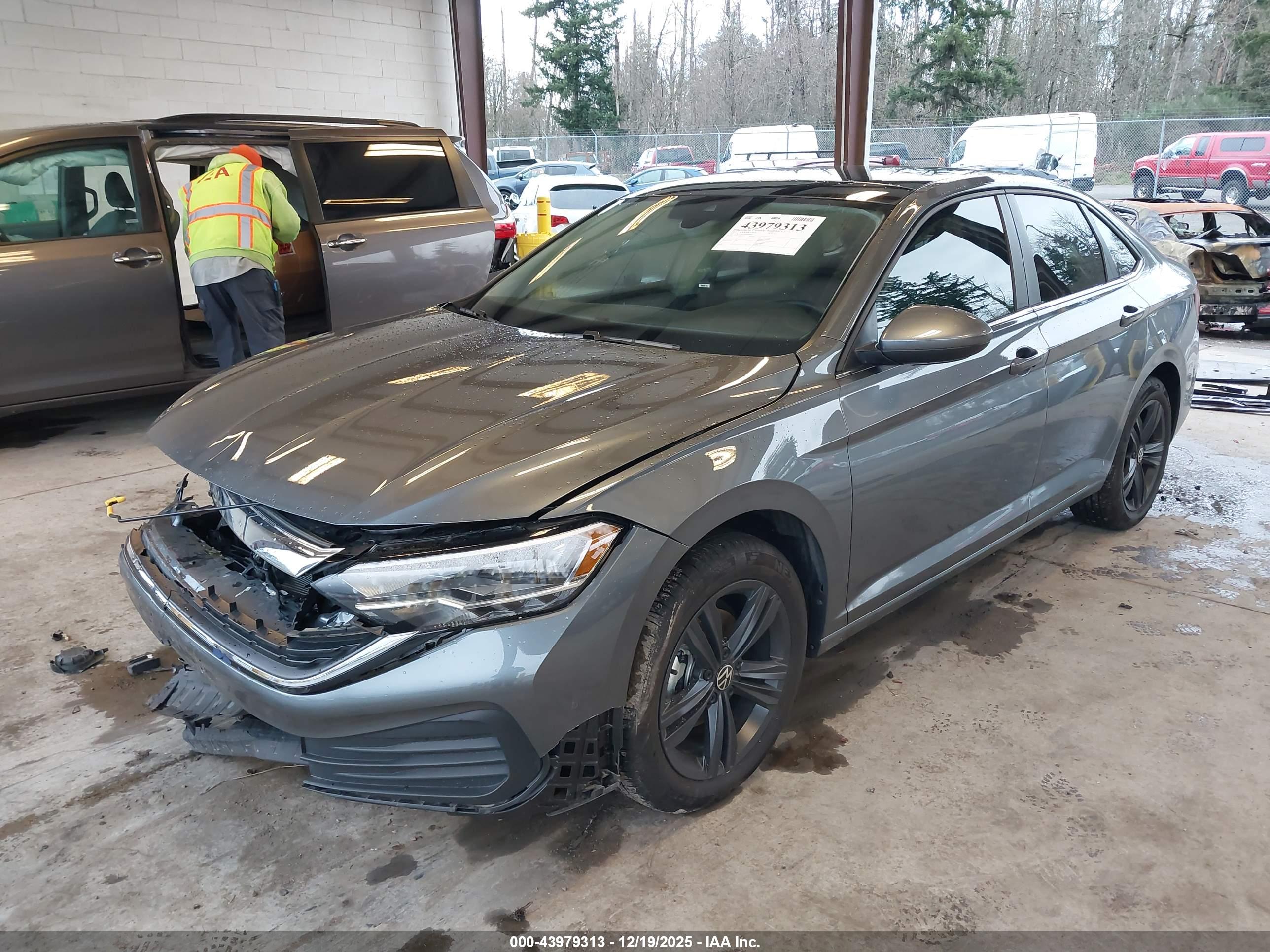 VOLKSWAGEN JETTA image 2