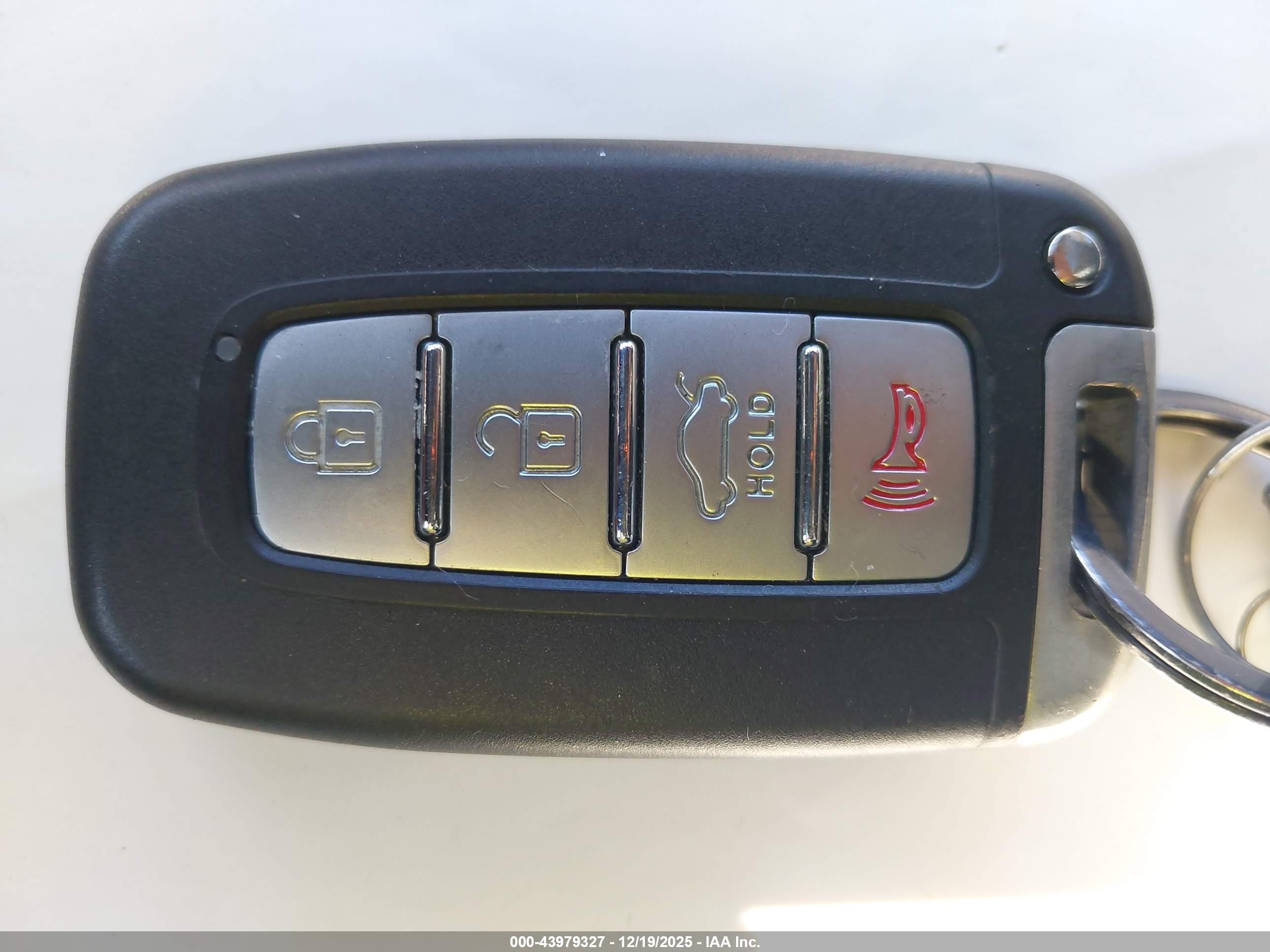 KIA SORENTO image 11
