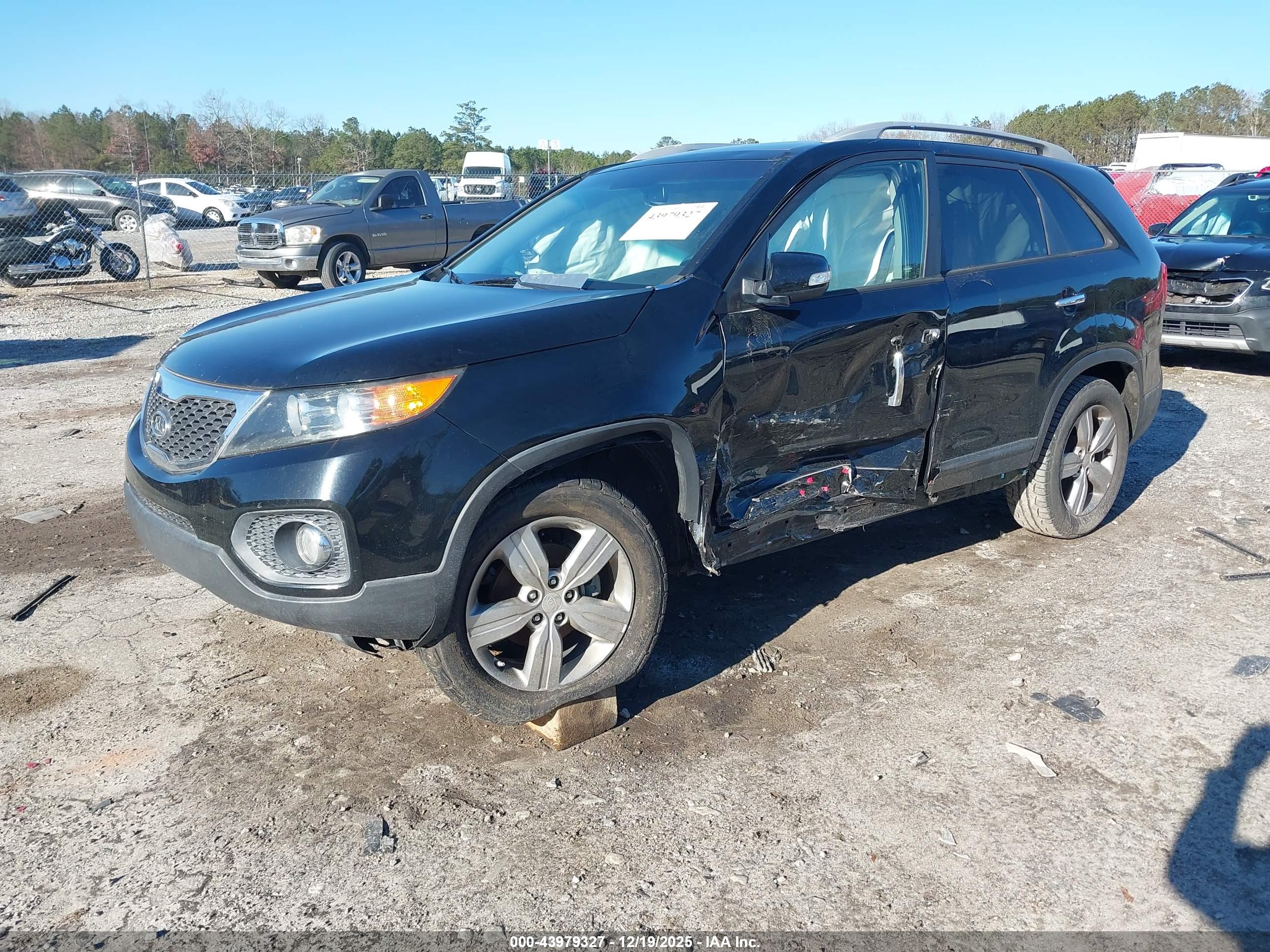 KIA SORENTO image 2