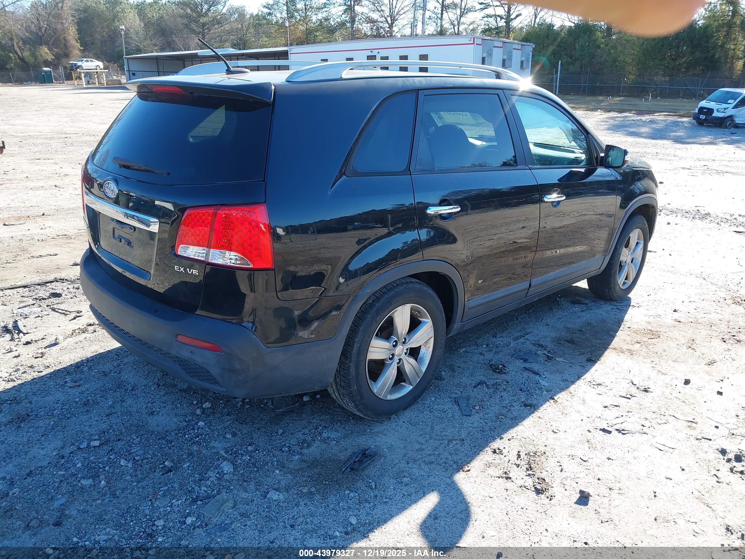 KIA SORENTO image 4