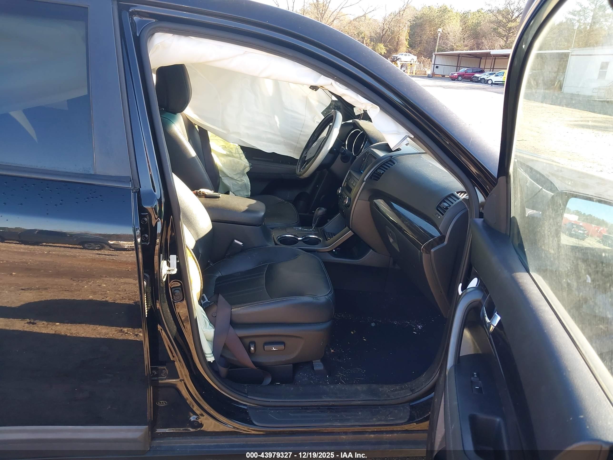 KIA SORENTO image 5