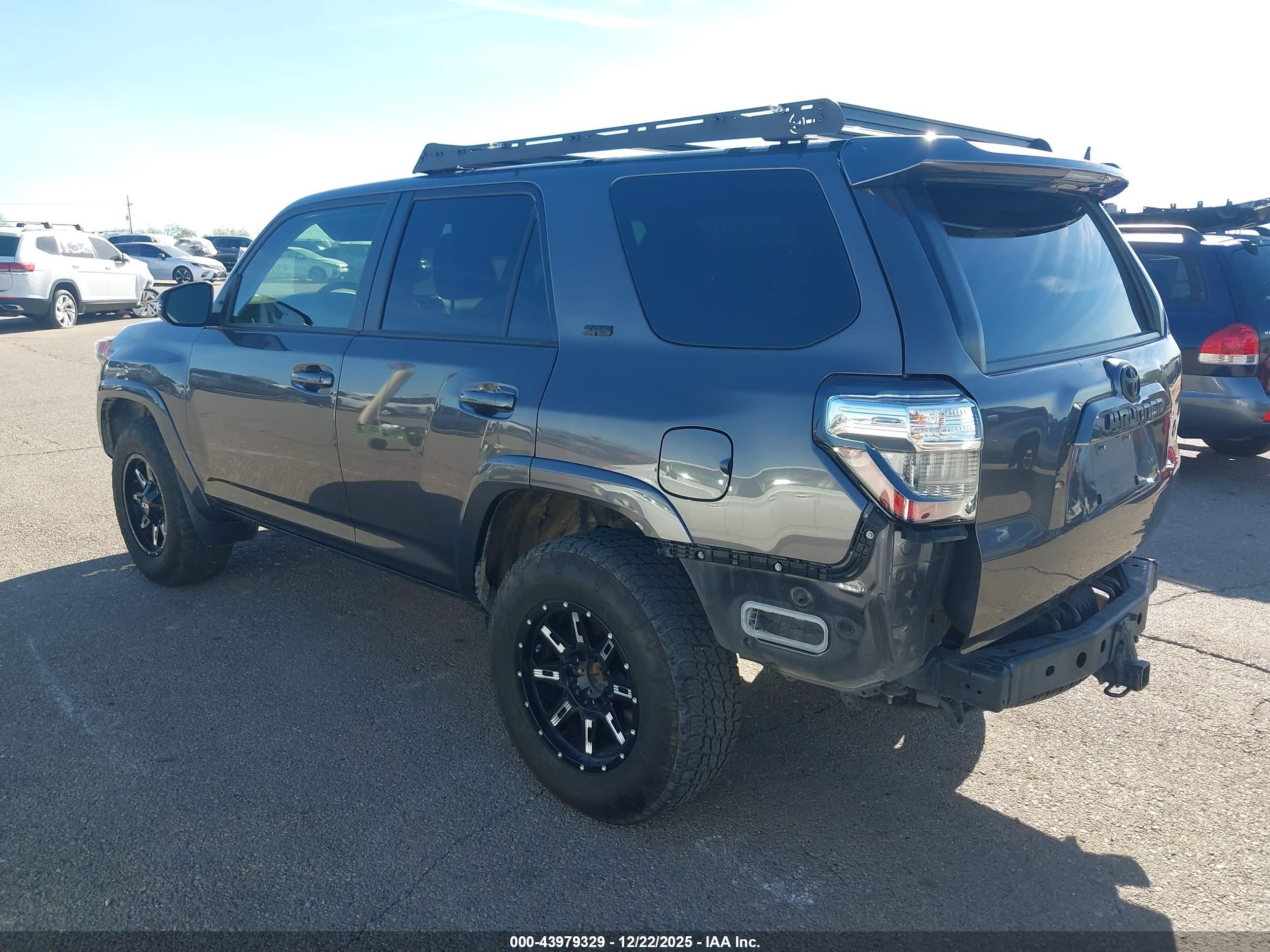 TOYOTA 4RUNNER image 3