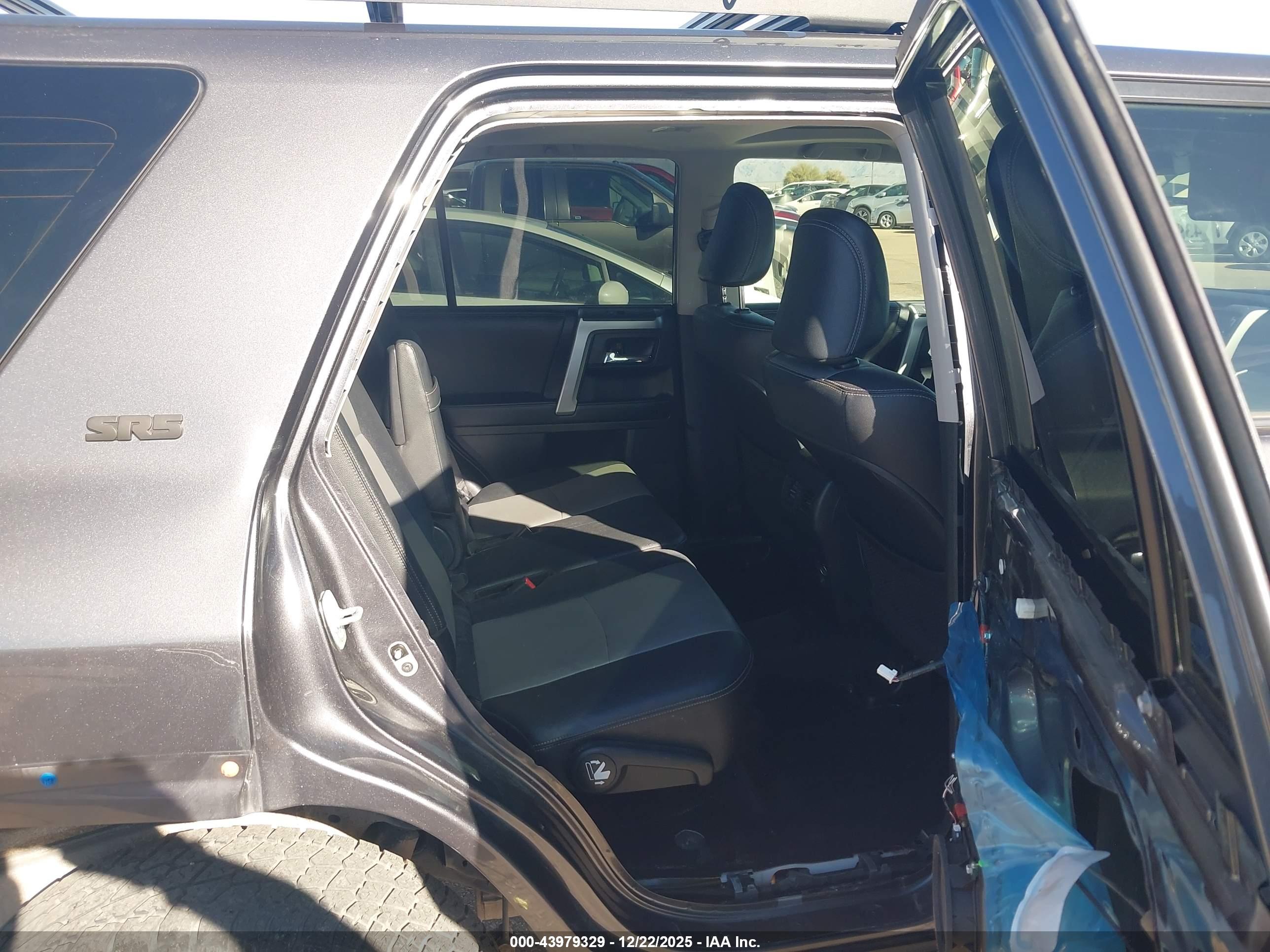 TOYOTA 4RUNNER image 8