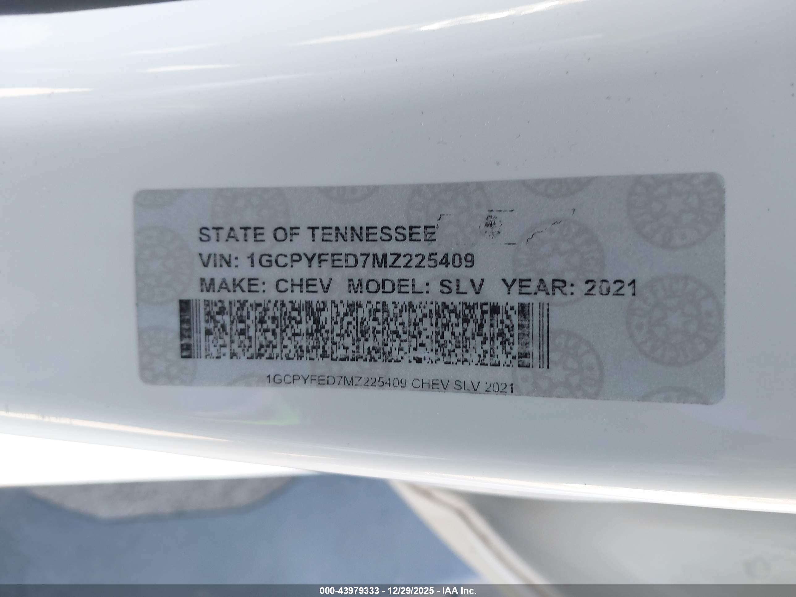 CHEVROLET SILVERADO image 9