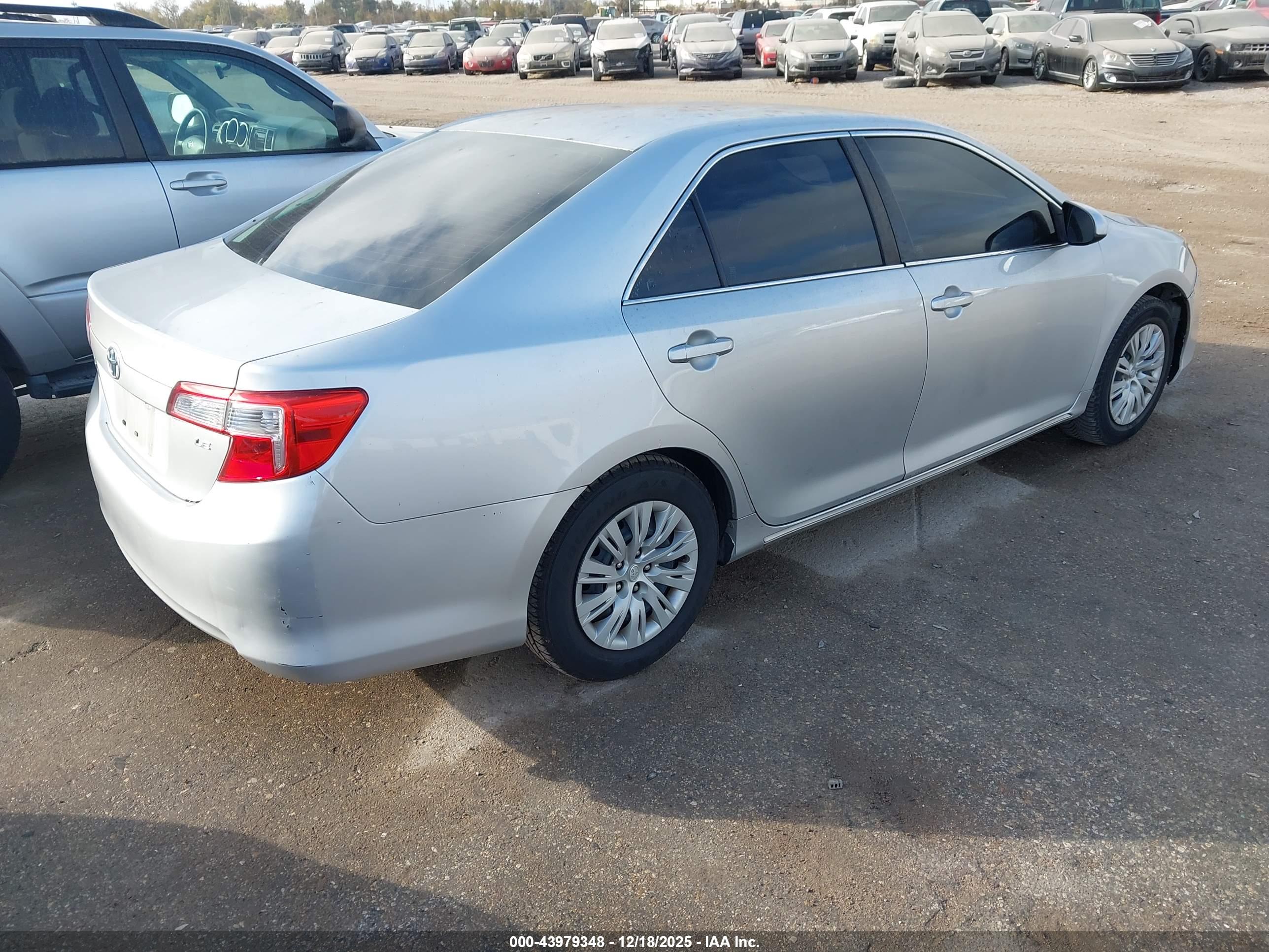 TOYOTA CAMRY image 4