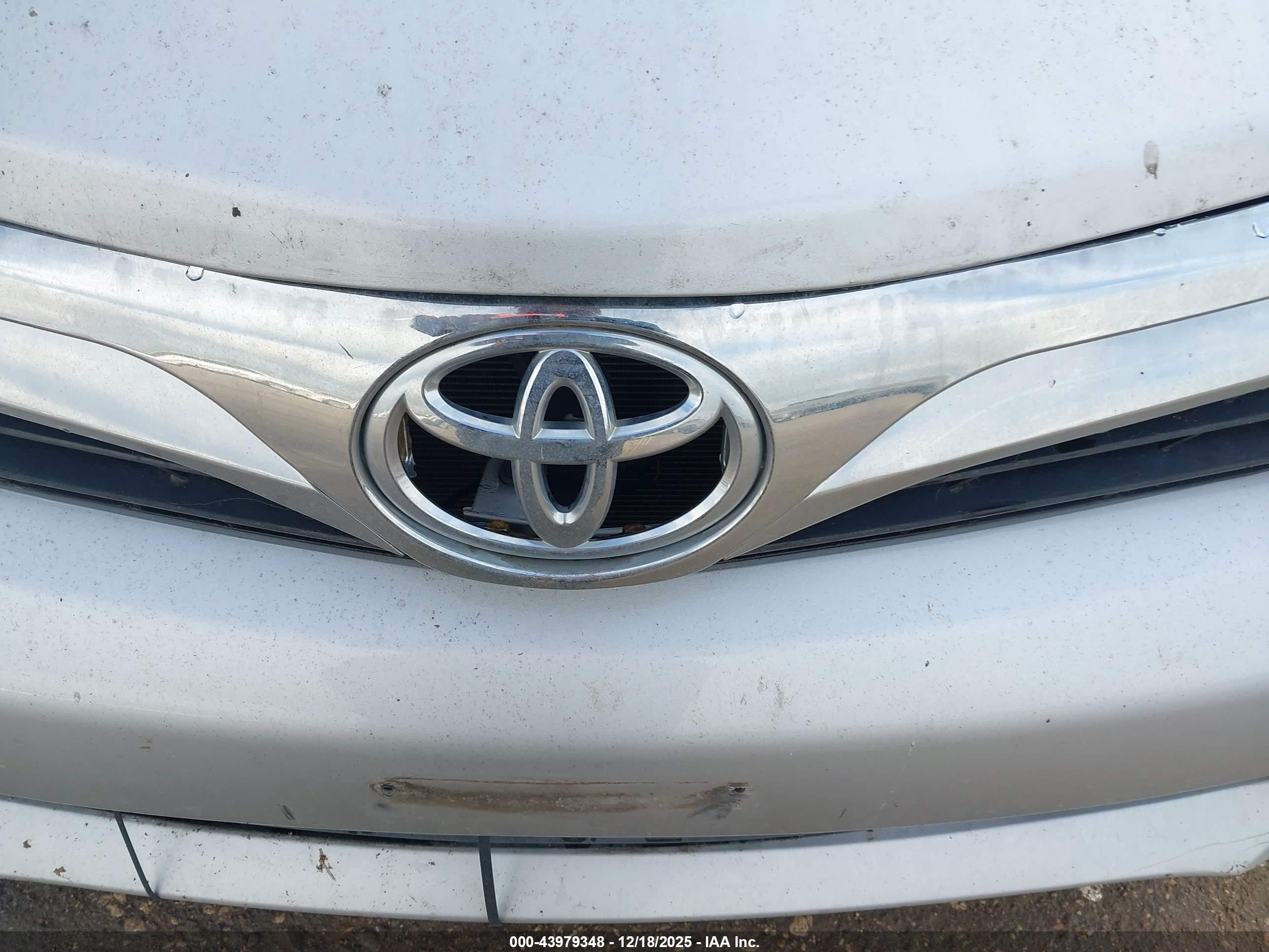 TOYOTA CAMRY image 6