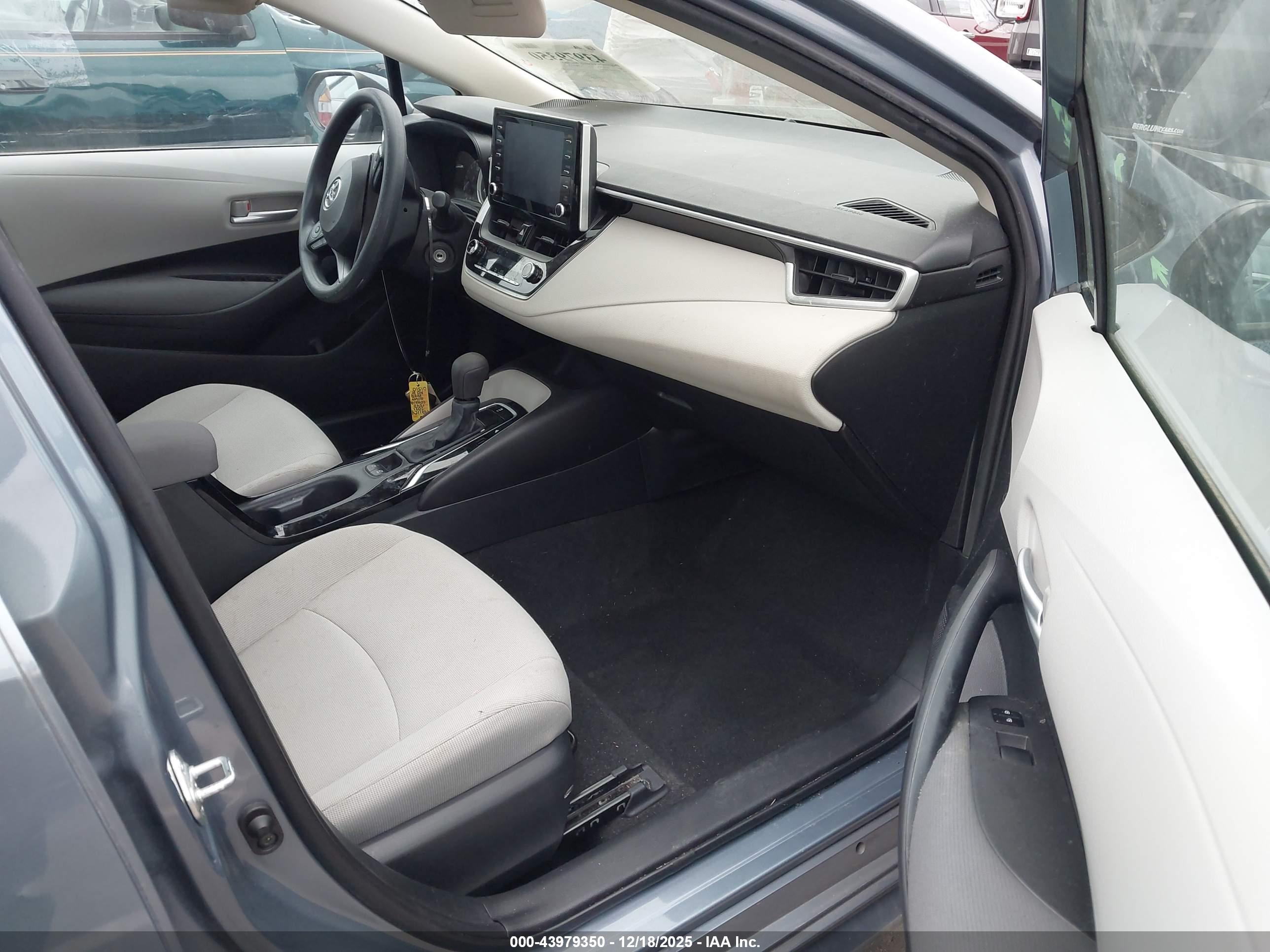 TOYOTA COROLLA image 5