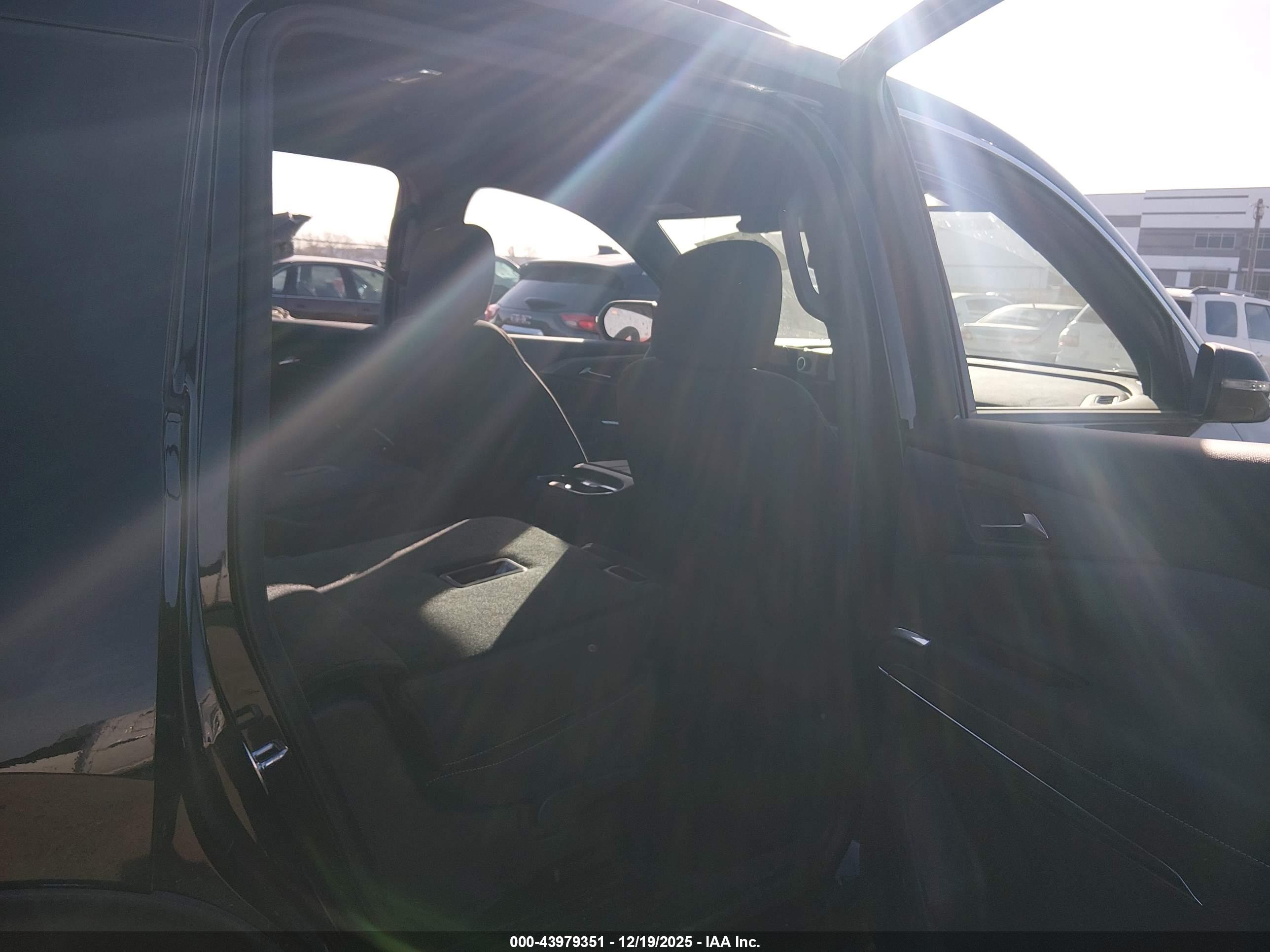 CHEVROLET TRAVERSE image 8