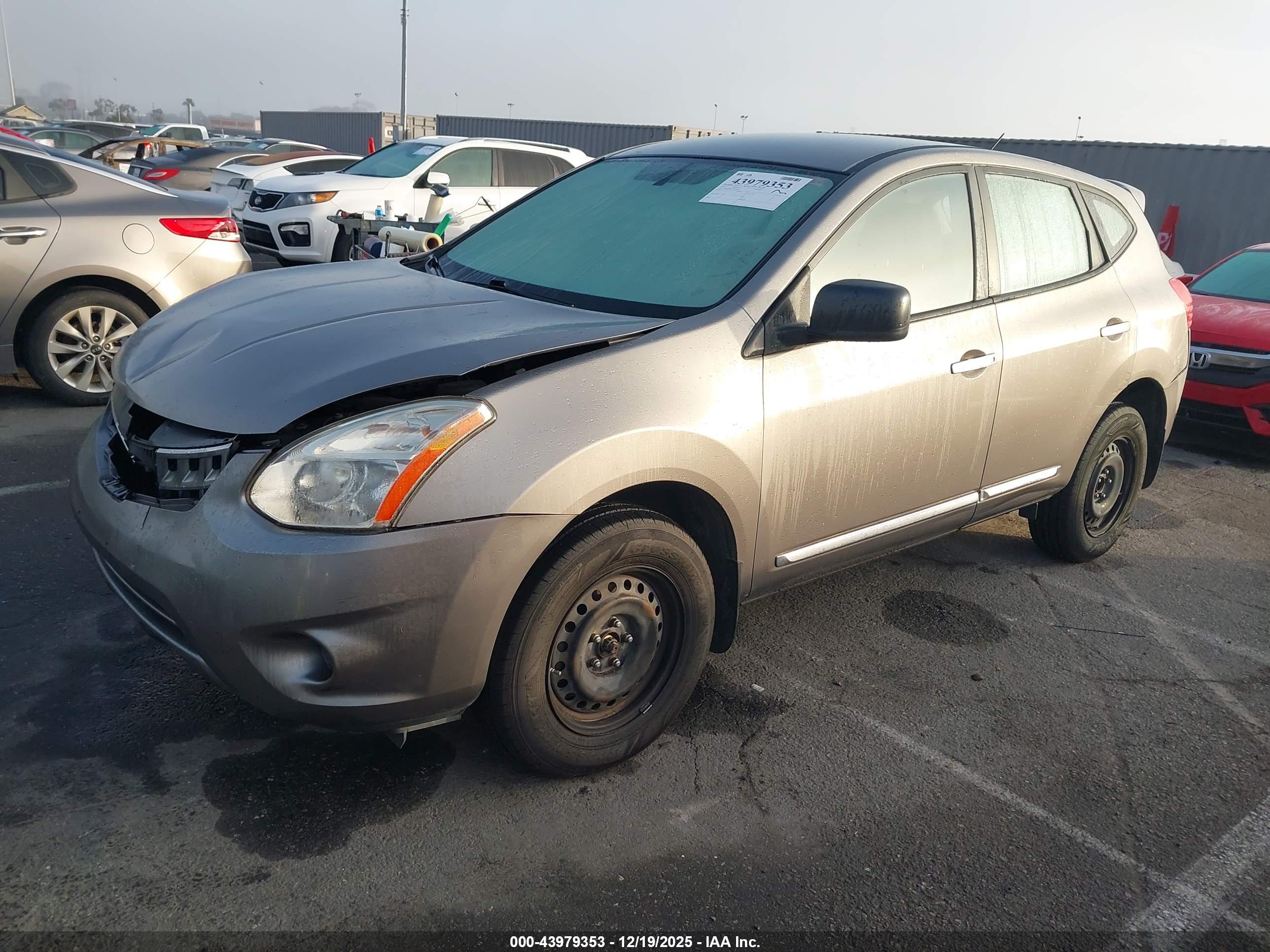 NISSAN ROGUE image 2