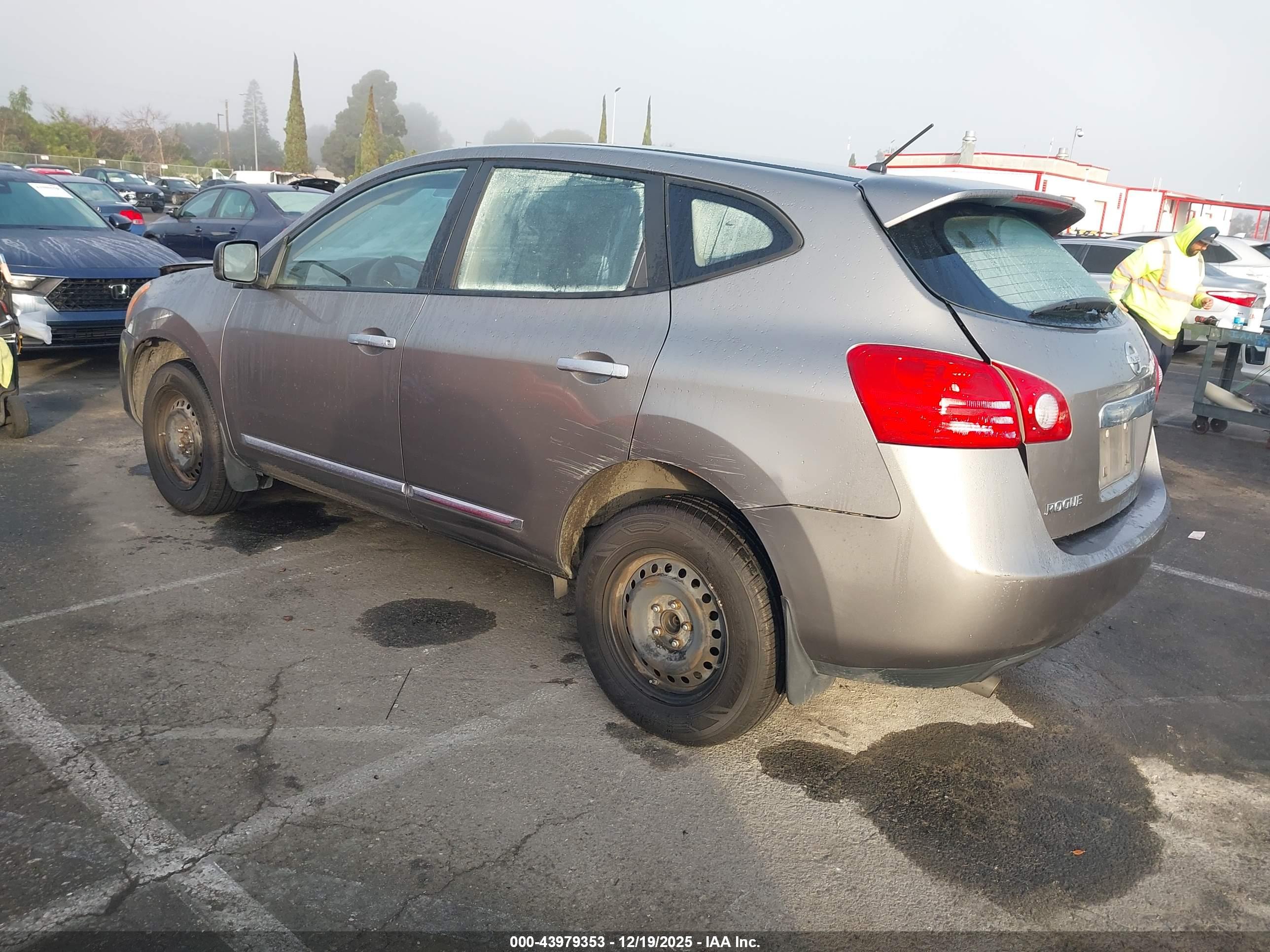 NISSAN ROGUE image 3
