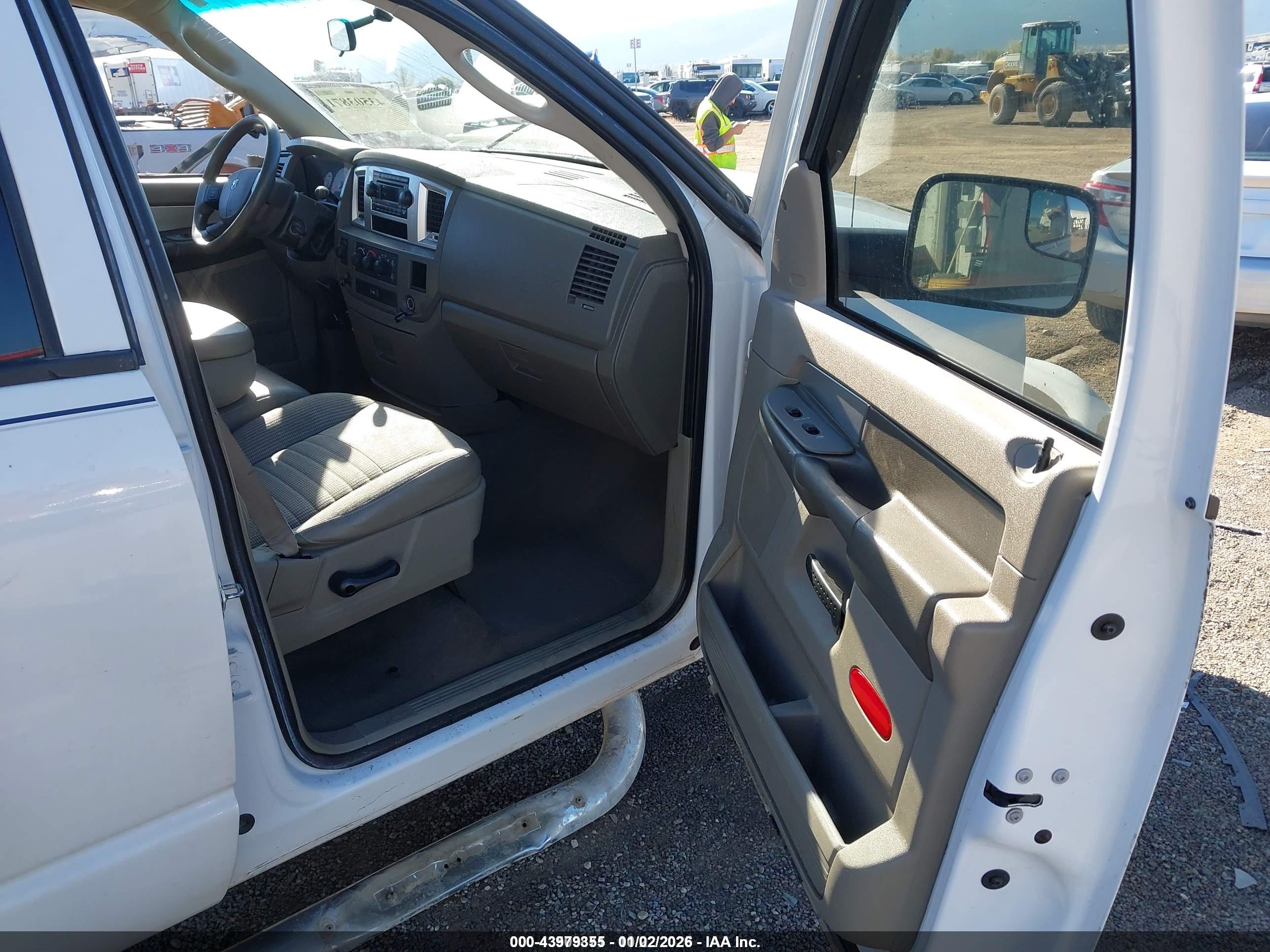 DODGE RAM image 5