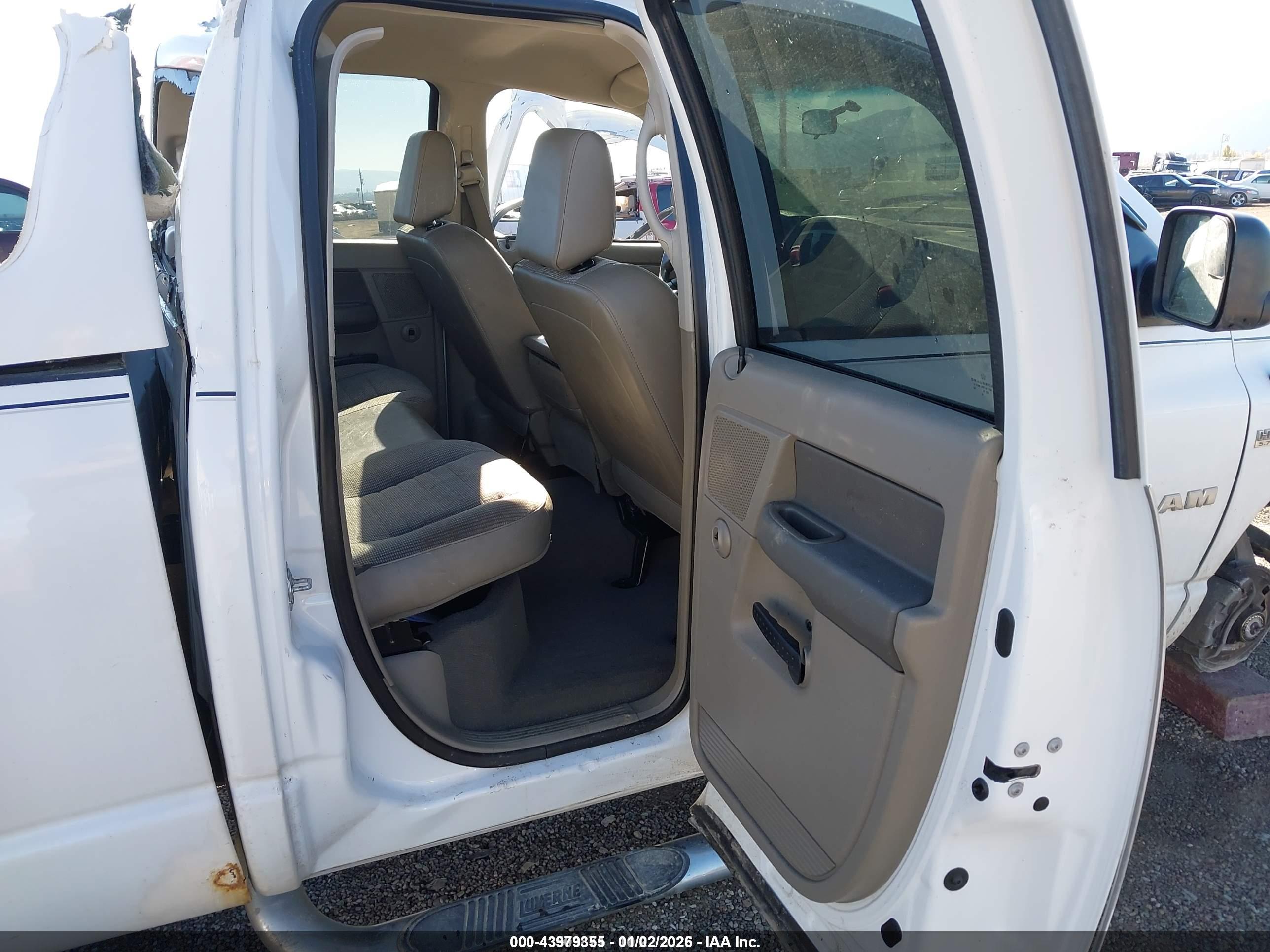DODGE RAM image 8