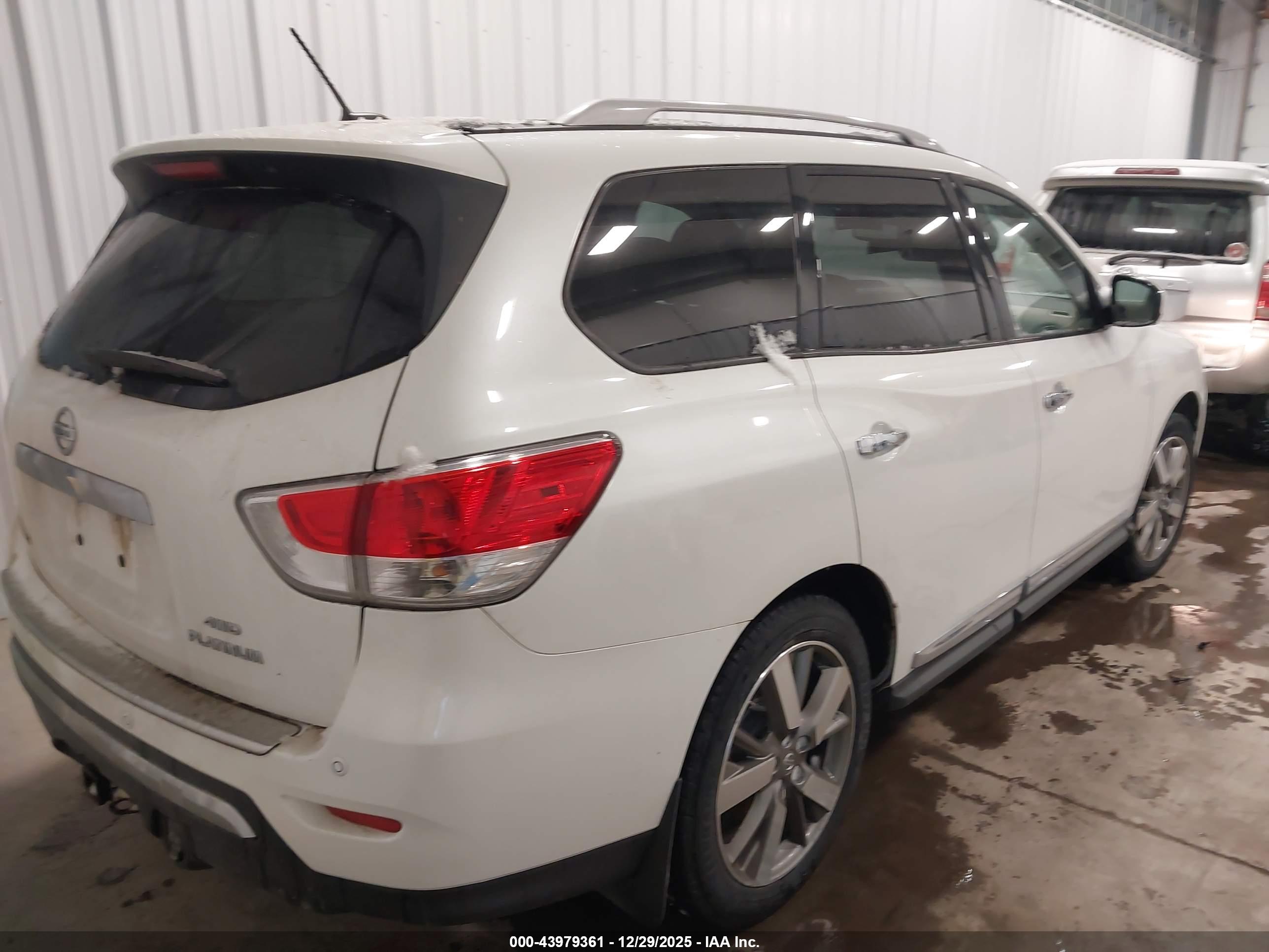 NISSAN PATHFINDER image 4