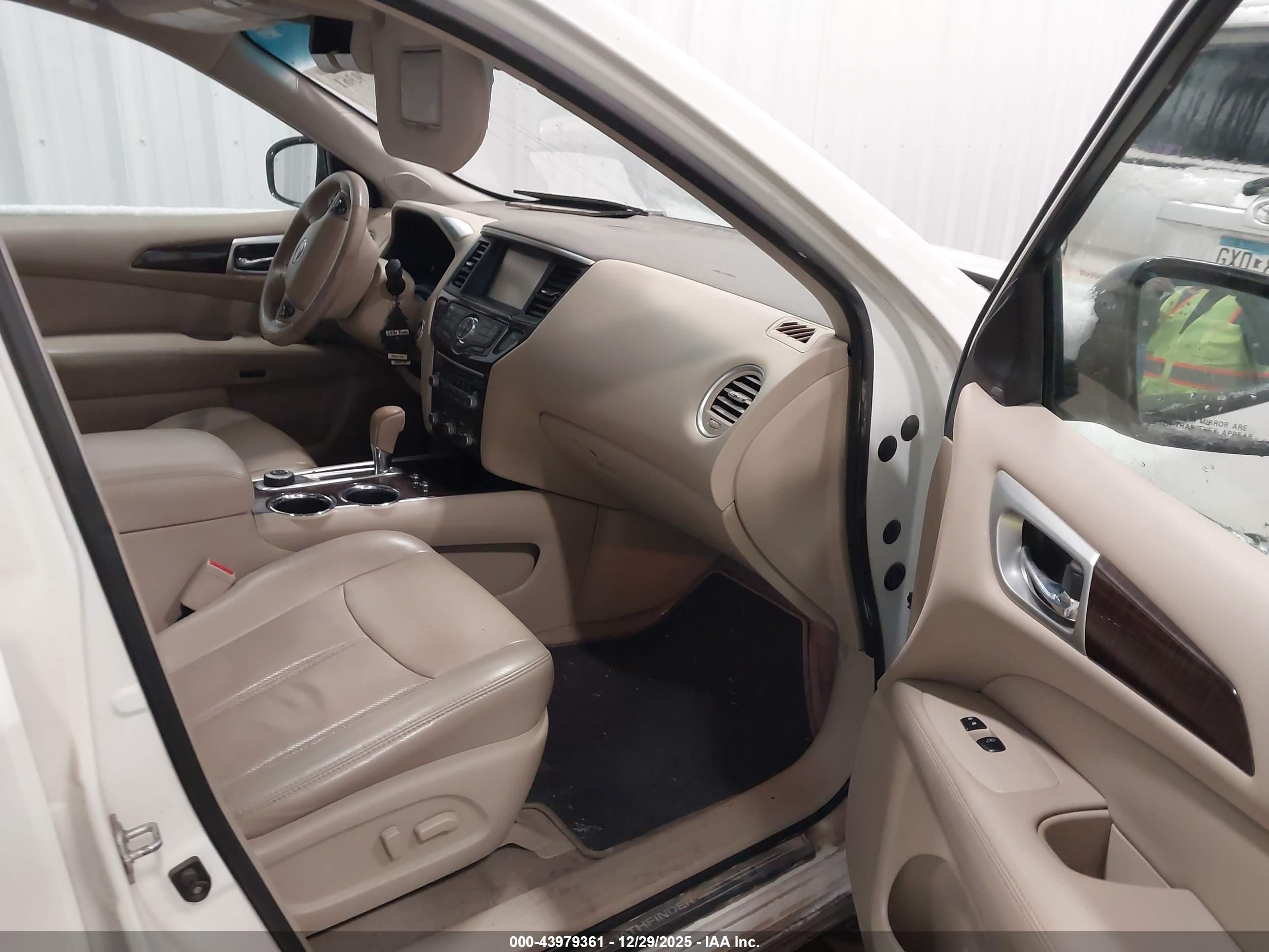 NISSAN PATHFINDER image 5