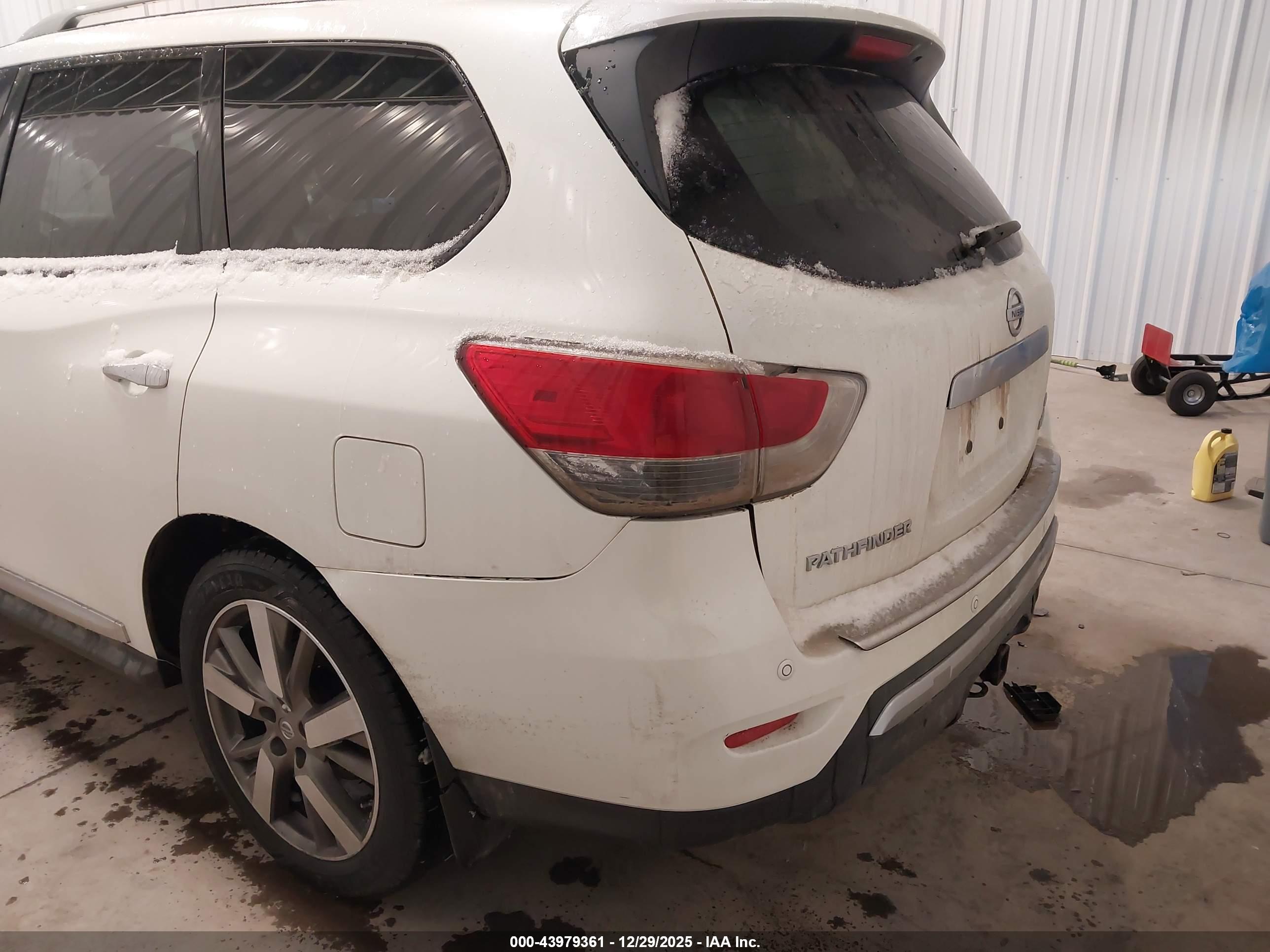 NISSAN PATHFINDER image 6