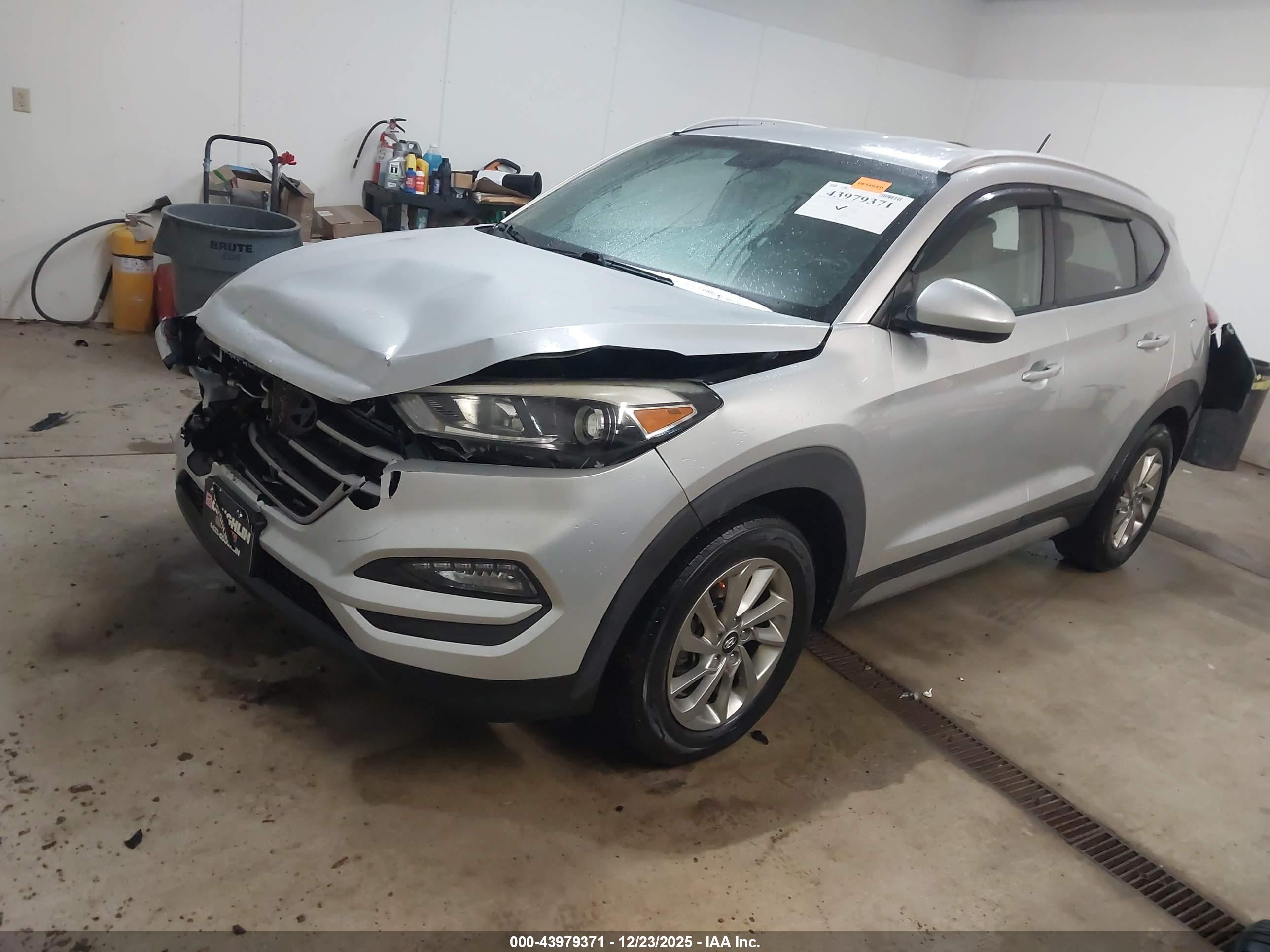 HYUNDAI TUCSON image 2