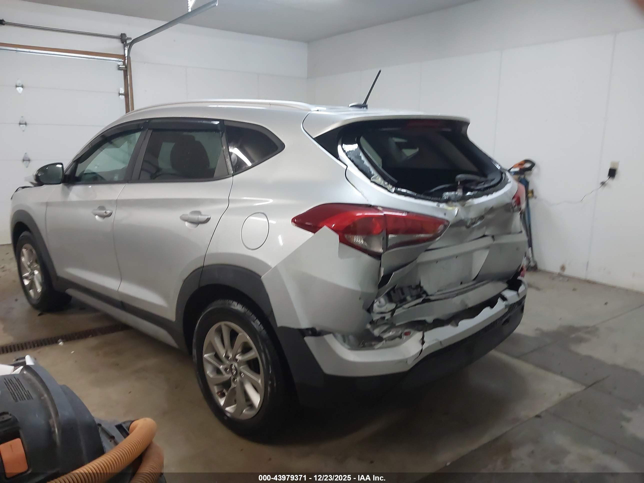 HYUNDAI TUCSON image 3