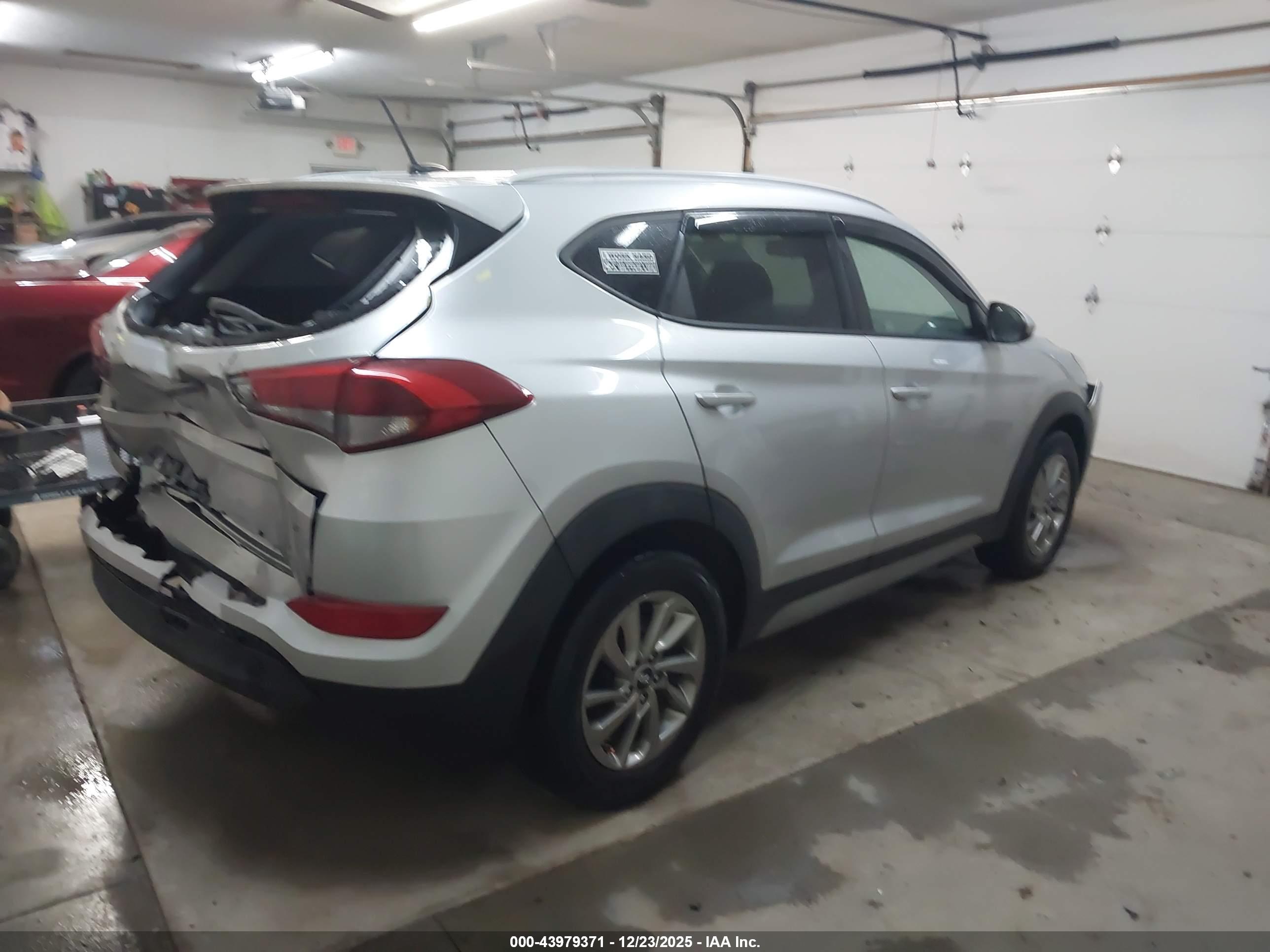 HYUNDAI TUCSON image 4