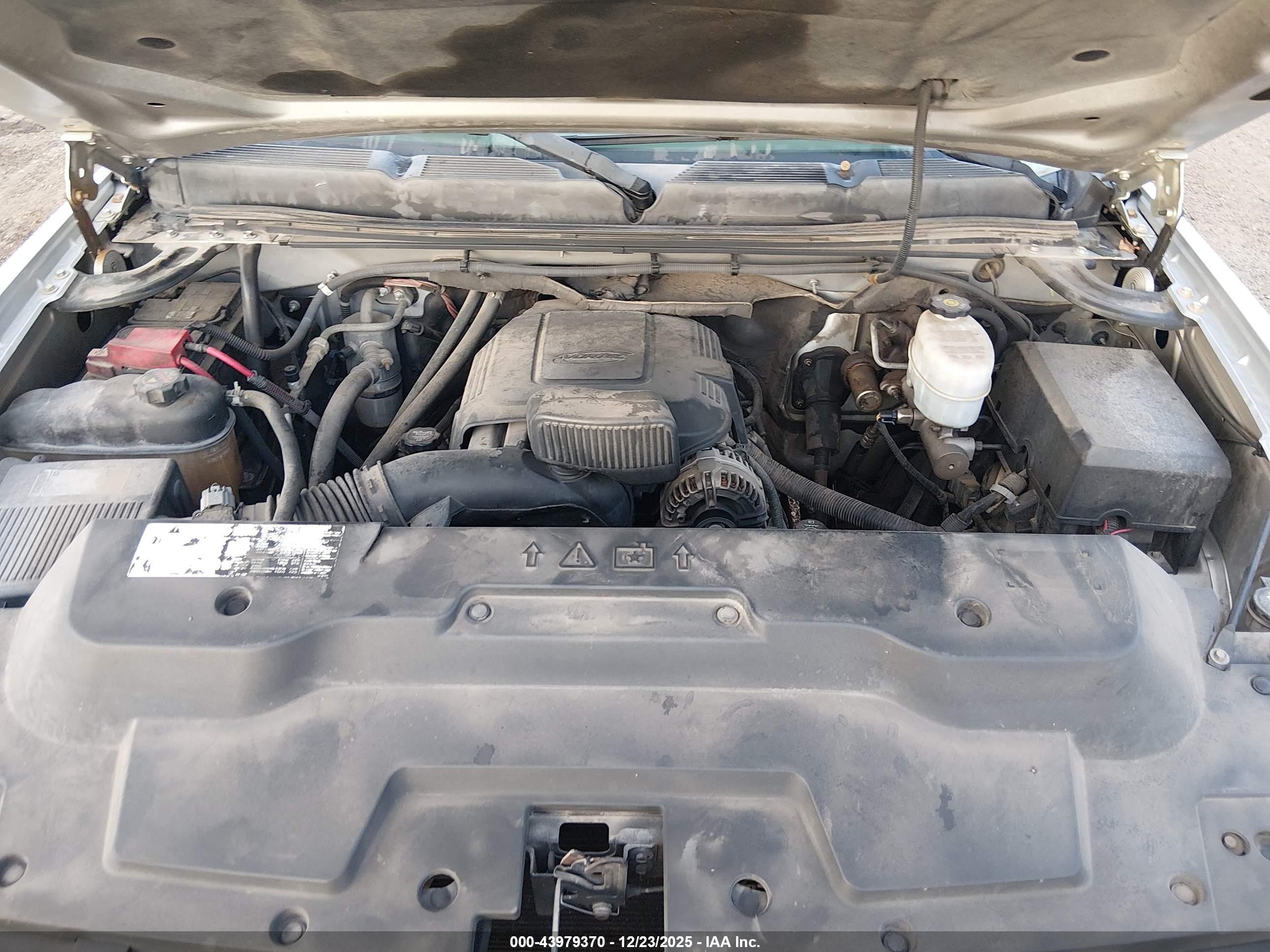 CHEVROLET SILVERADO image 10